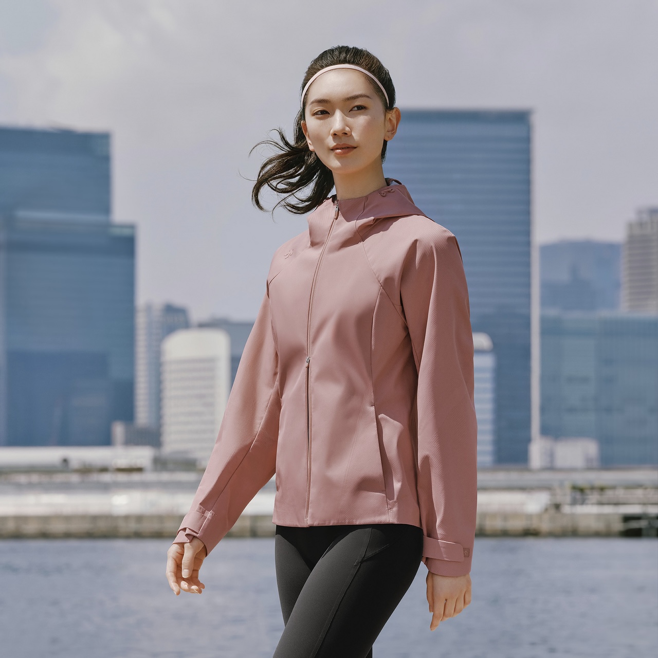 Women's TRAINING Waterproof & Breathable Hooded Woven Jacket