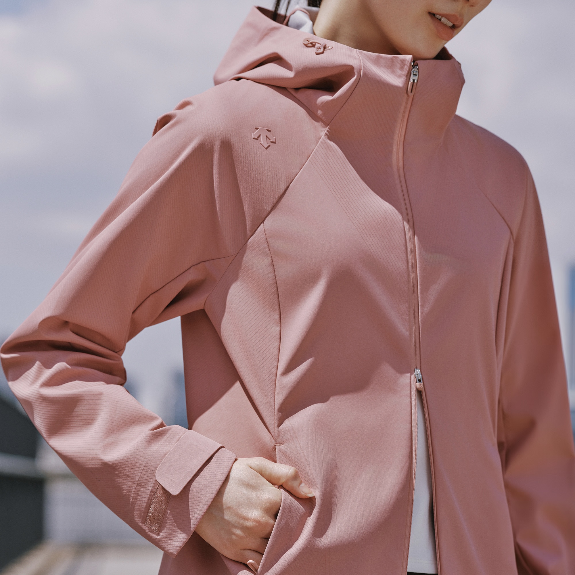 Women's TRAINING Waterproof & Breathable Hooded Woven Jacket
