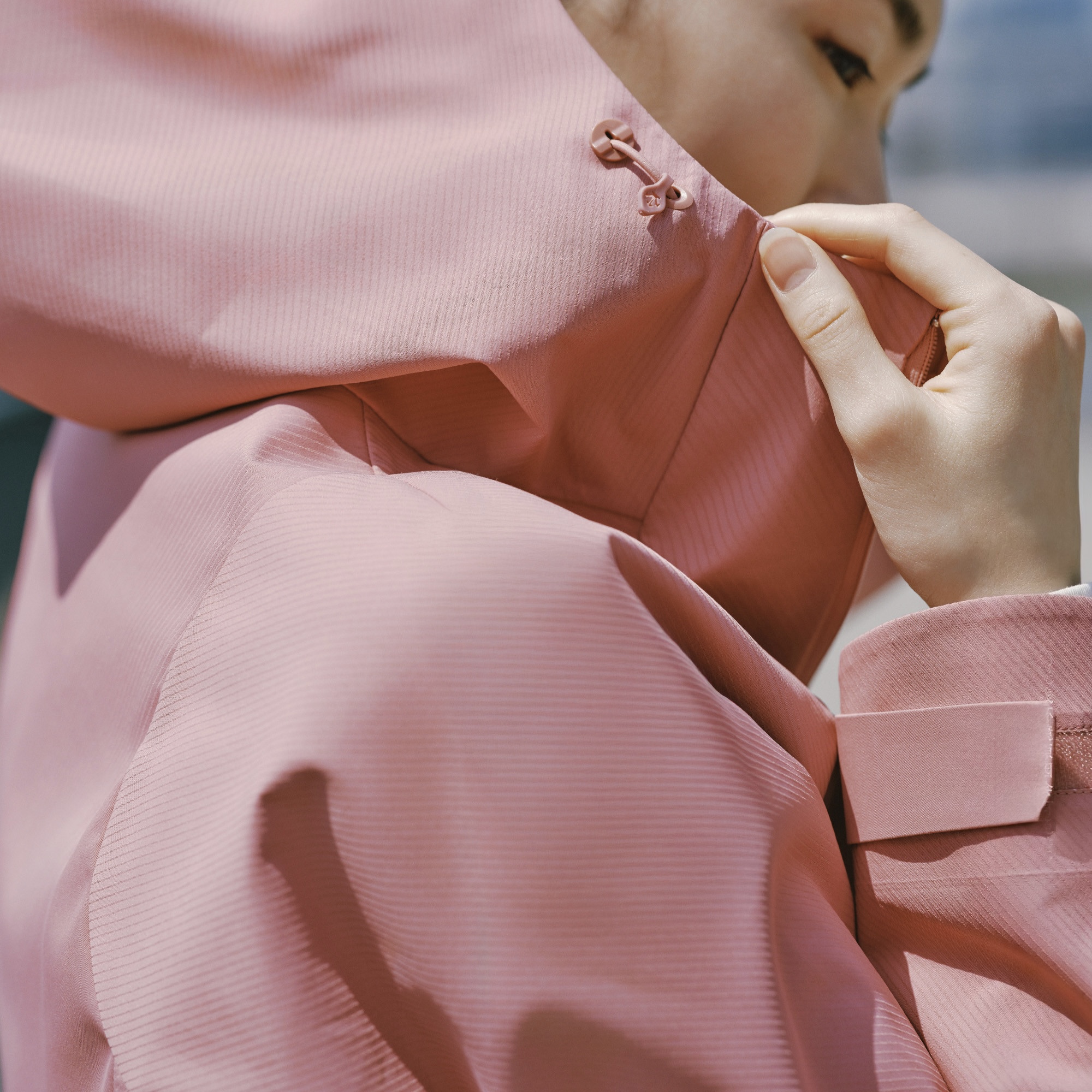 Women's TRAINING Waterproof & Breathable Hooded Woven Jacket