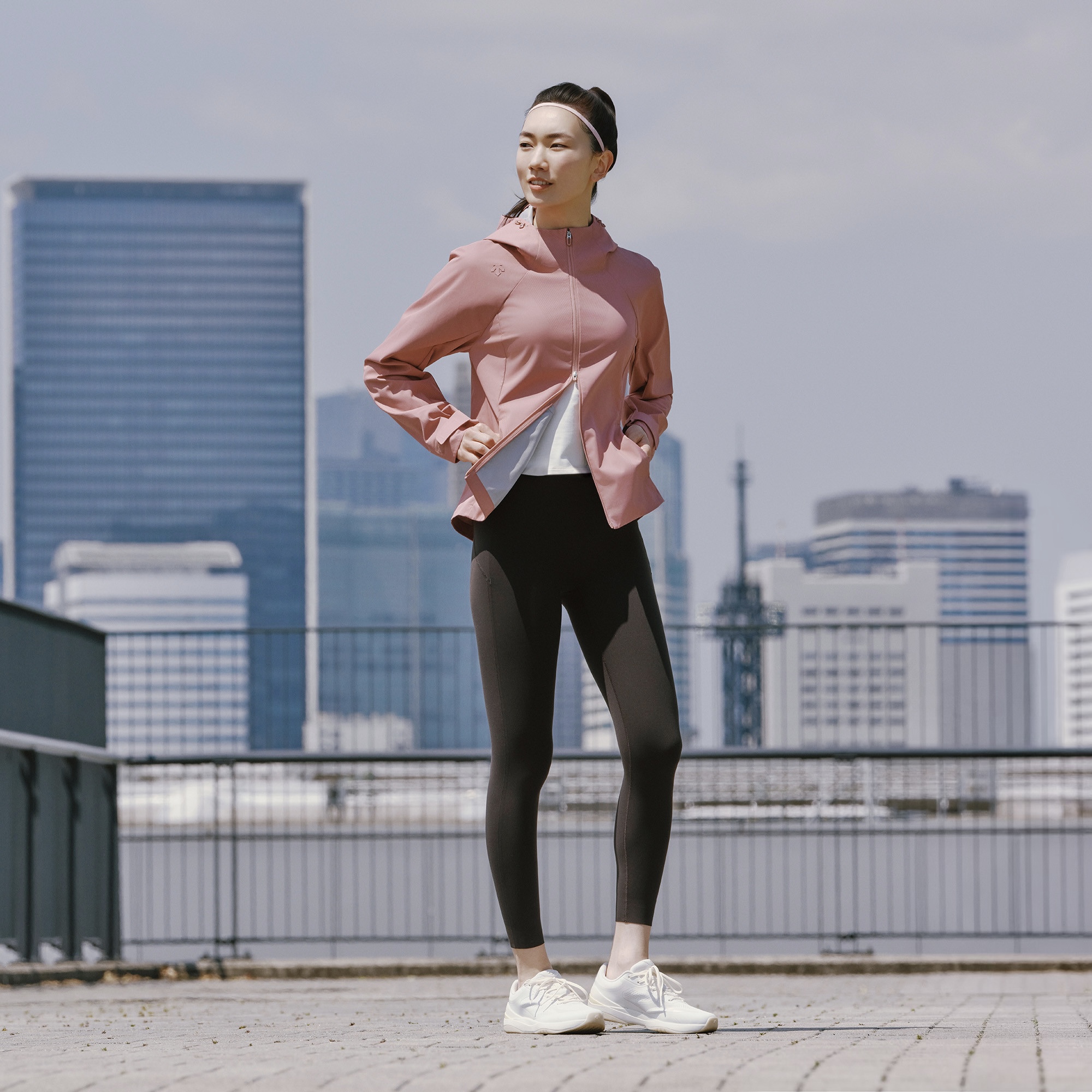 Women's TRAINING Waterproof & Breathable Hooded Woven Jacket