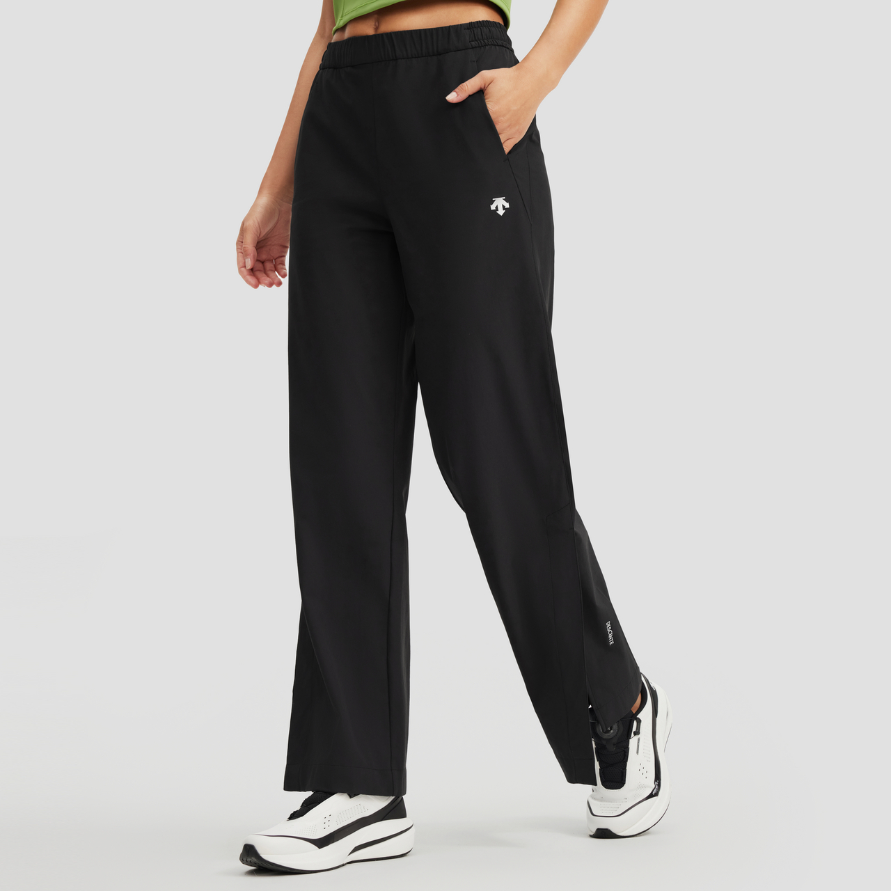 TRAINING Women Woven Pants