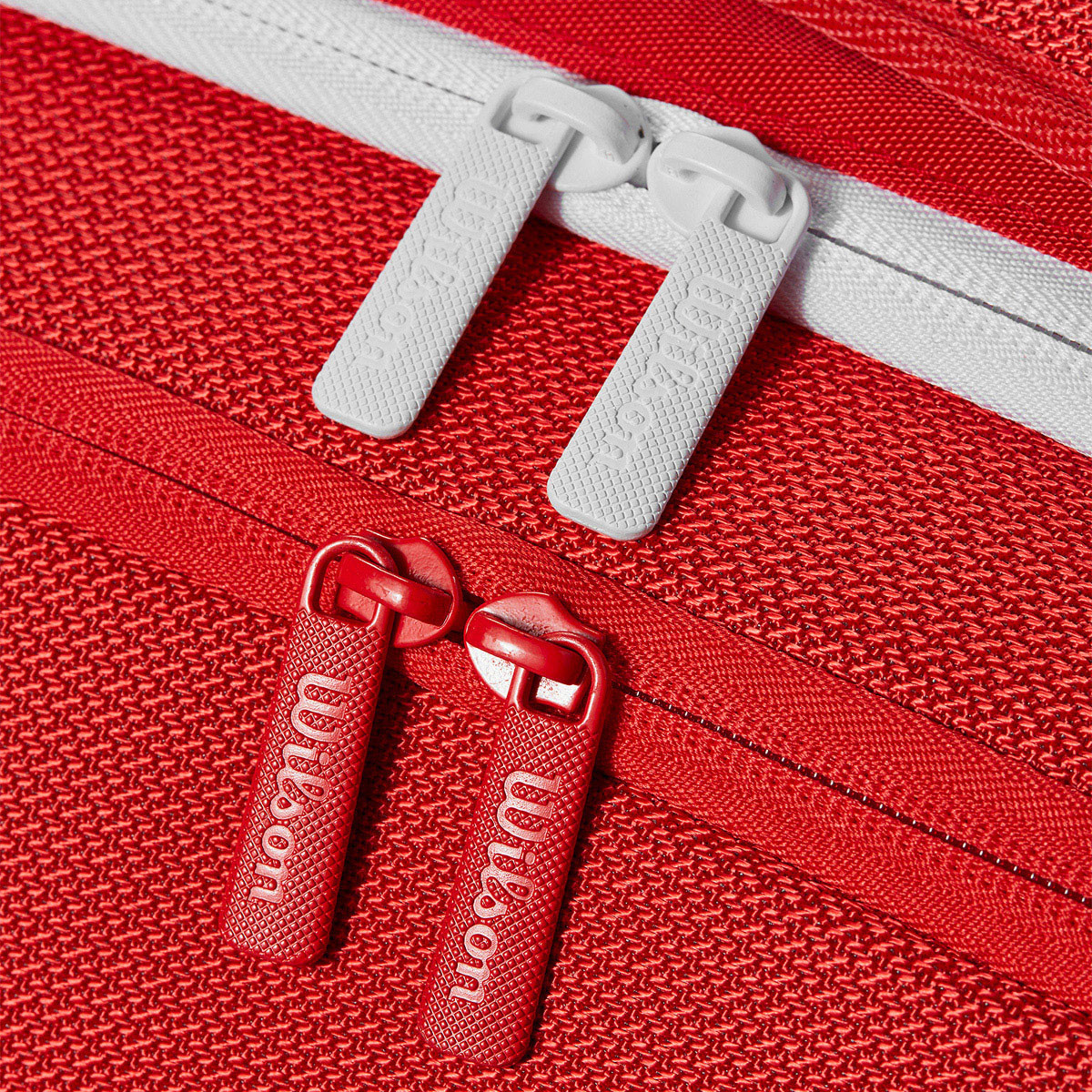 Wilson Red Super Tour 2025 Teenis Bag (15 Rackets)