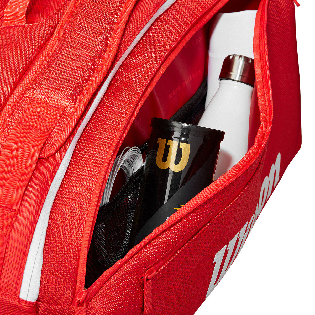 Wilson Red Super Tour 2025 Teenis Bag (15 Rackets)