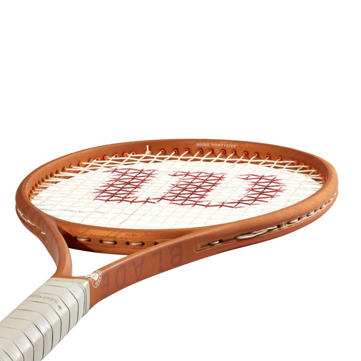 WILSON ROLAND GARROS BLADE 98 (18X20) V8.0 Performance Tennis Racket (Unstrung) - WR089911U