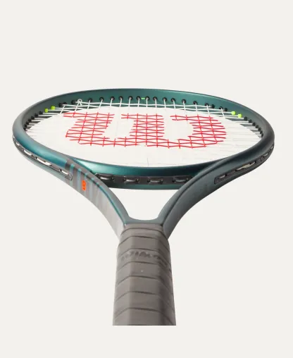 Wilson Blade 100Ul V9 Tennis Racket (Unstrung)