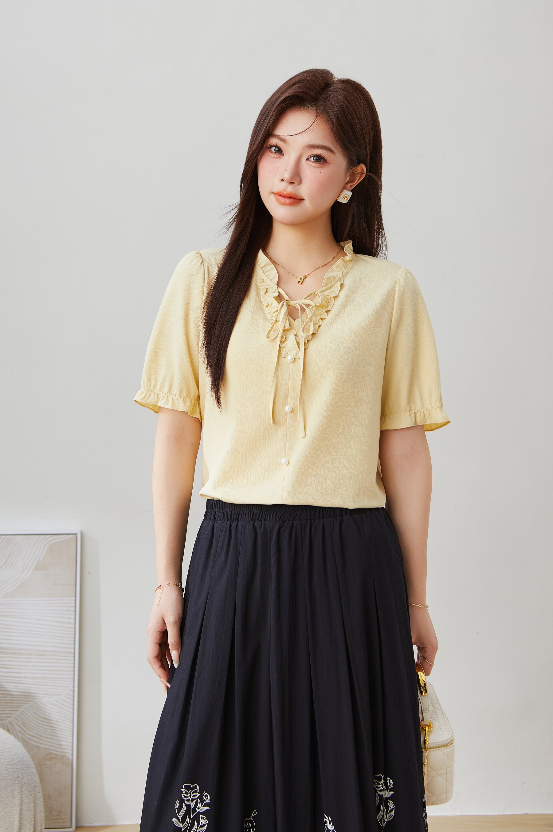 Ruffled Edge Tie Bubble Sleeve Blouse EXA5158