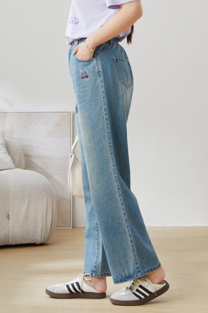 Embroidered Retro Wide-Leg Jeans EXK5119