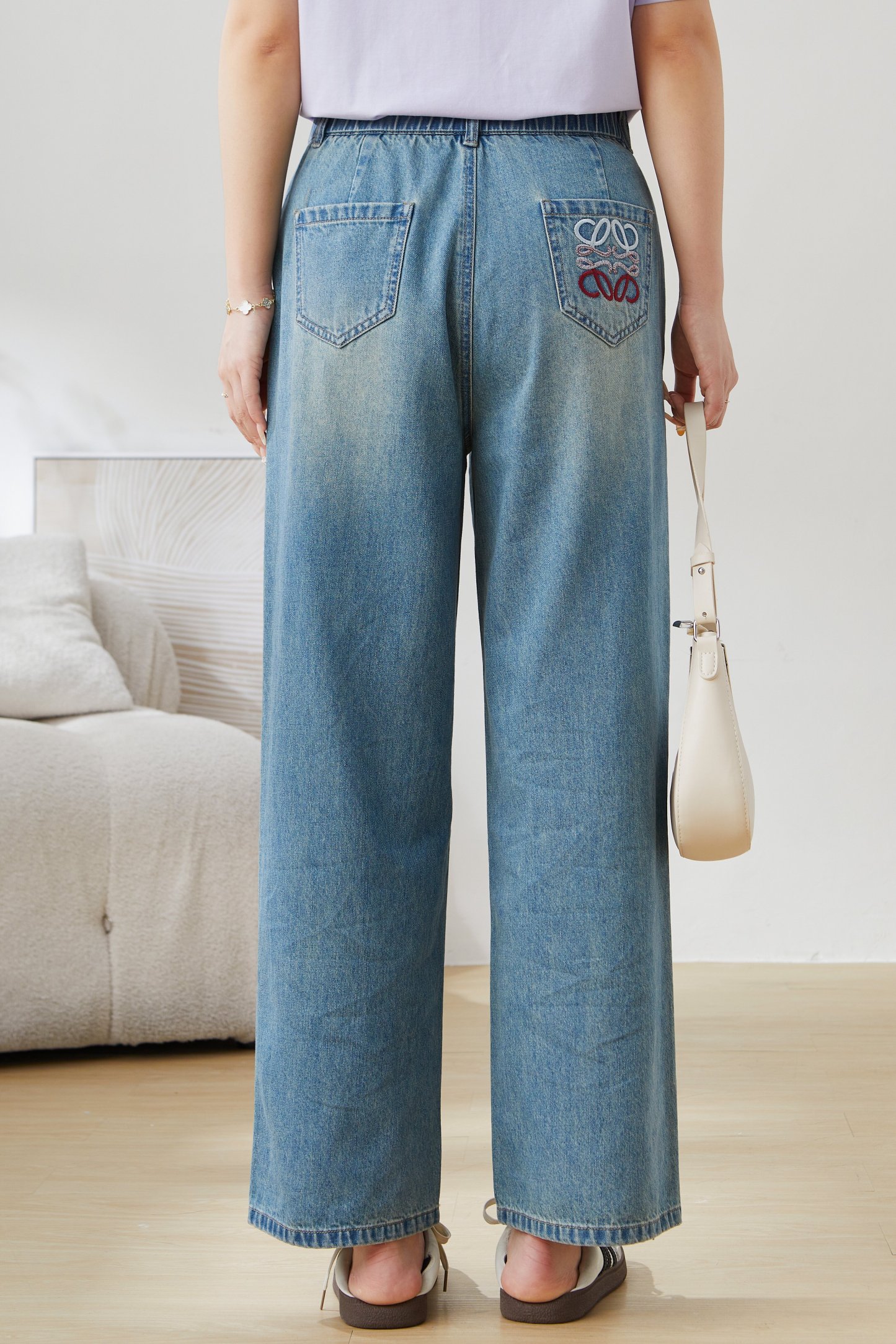 Embroidered Retro Wide-Leg Jeans EXK5119