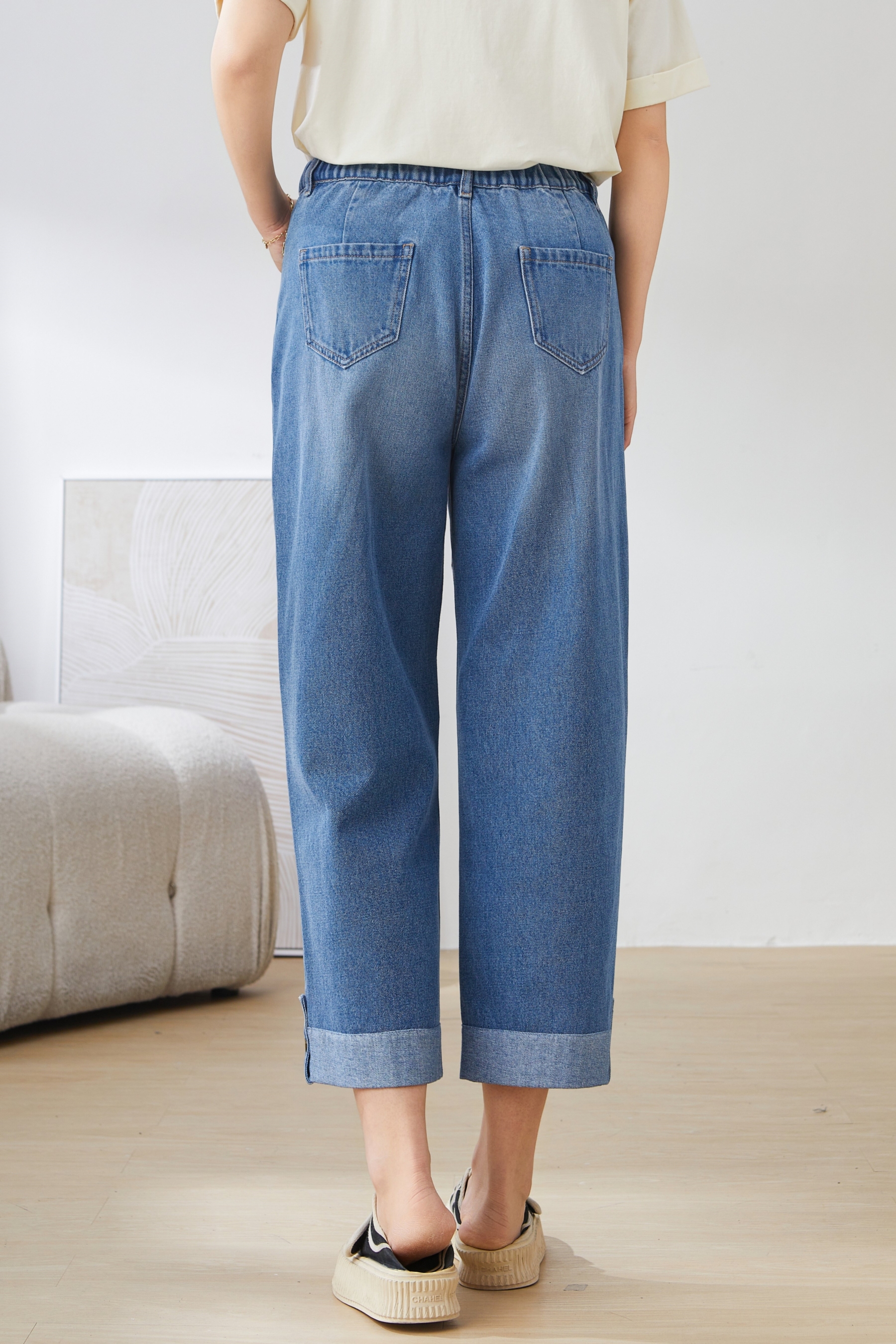 High Waist Slimming Cuffed Jeans EXK5002