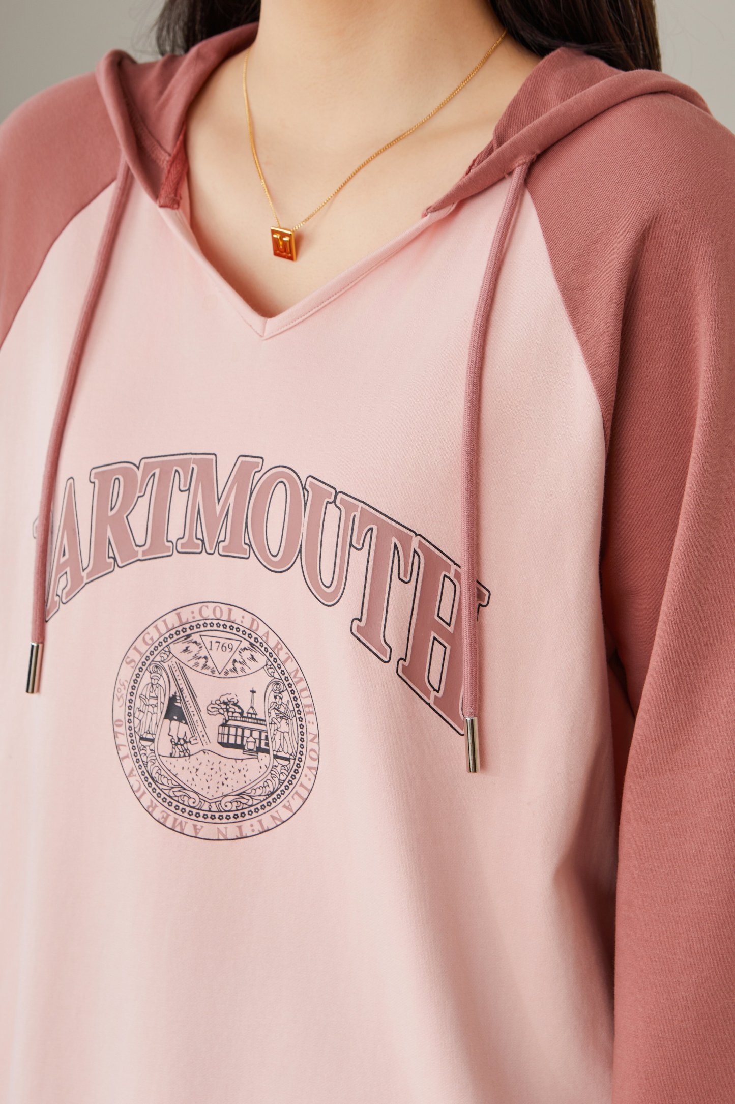 Color Block Raglan Letter Print Sweatshirt ECZ1235N