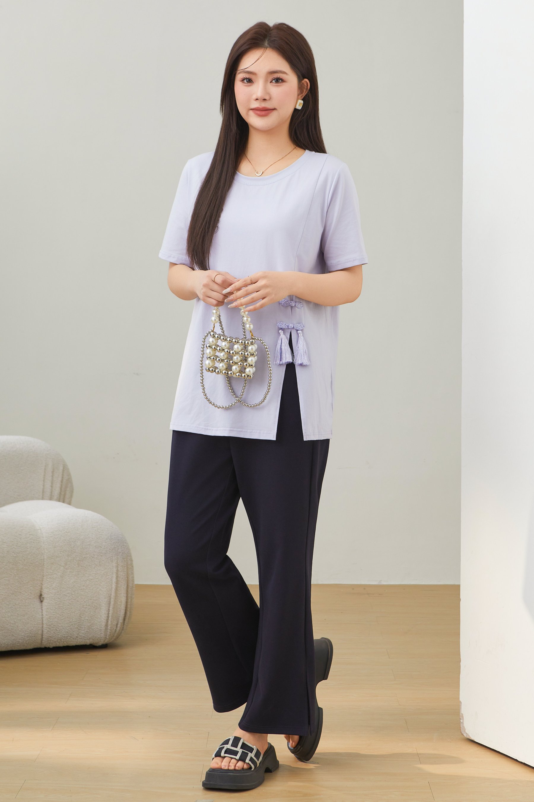 3D Embroidered Side Slit T-Shirt DXZ1361