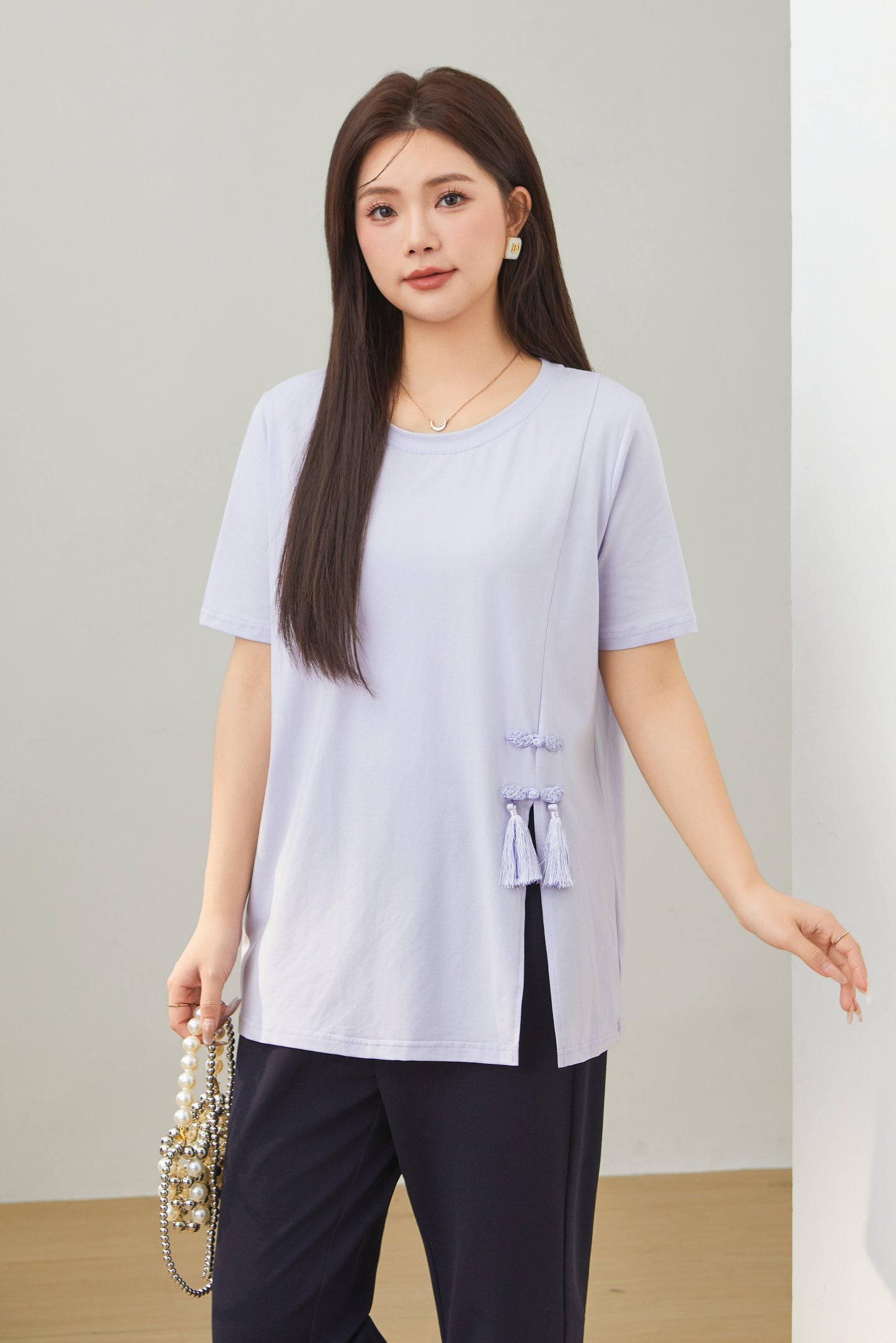 3D Embroidered Side Slit T-Shirt DXZ1361