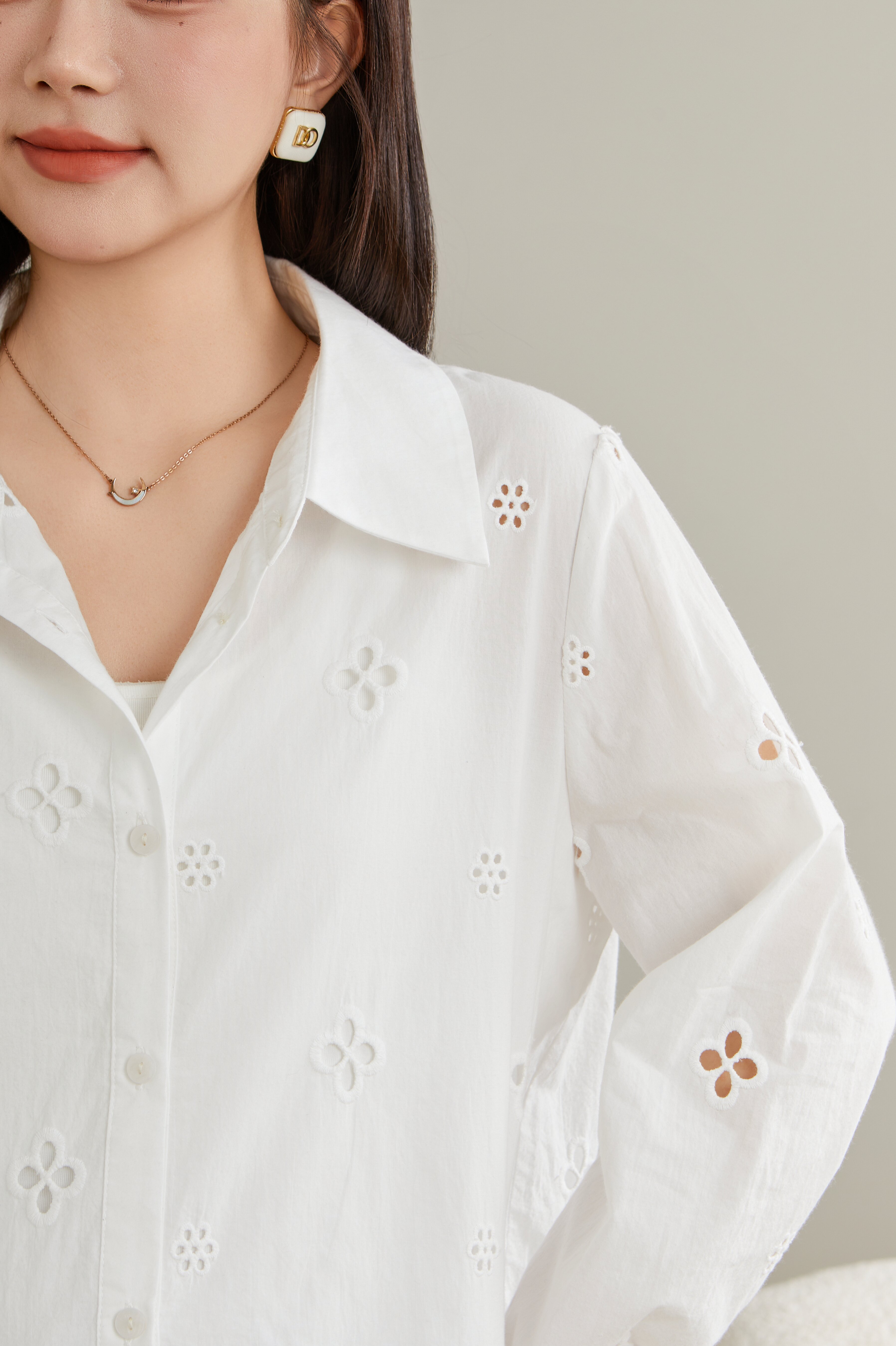Curved Hem Elegant Embroidered Shirt ECA2577