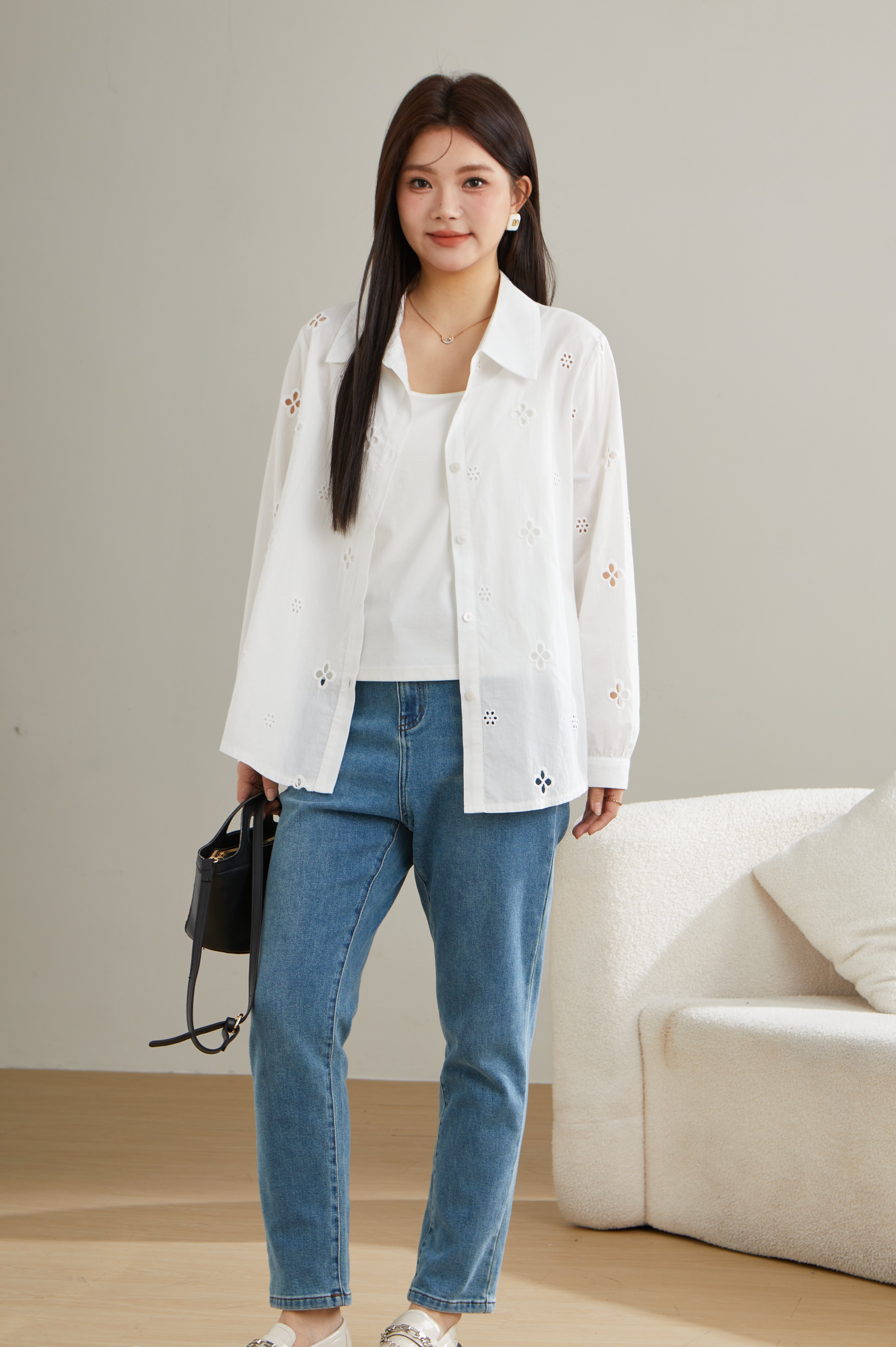 Curved Hem Elegant Embroidered Shirt ECA2577