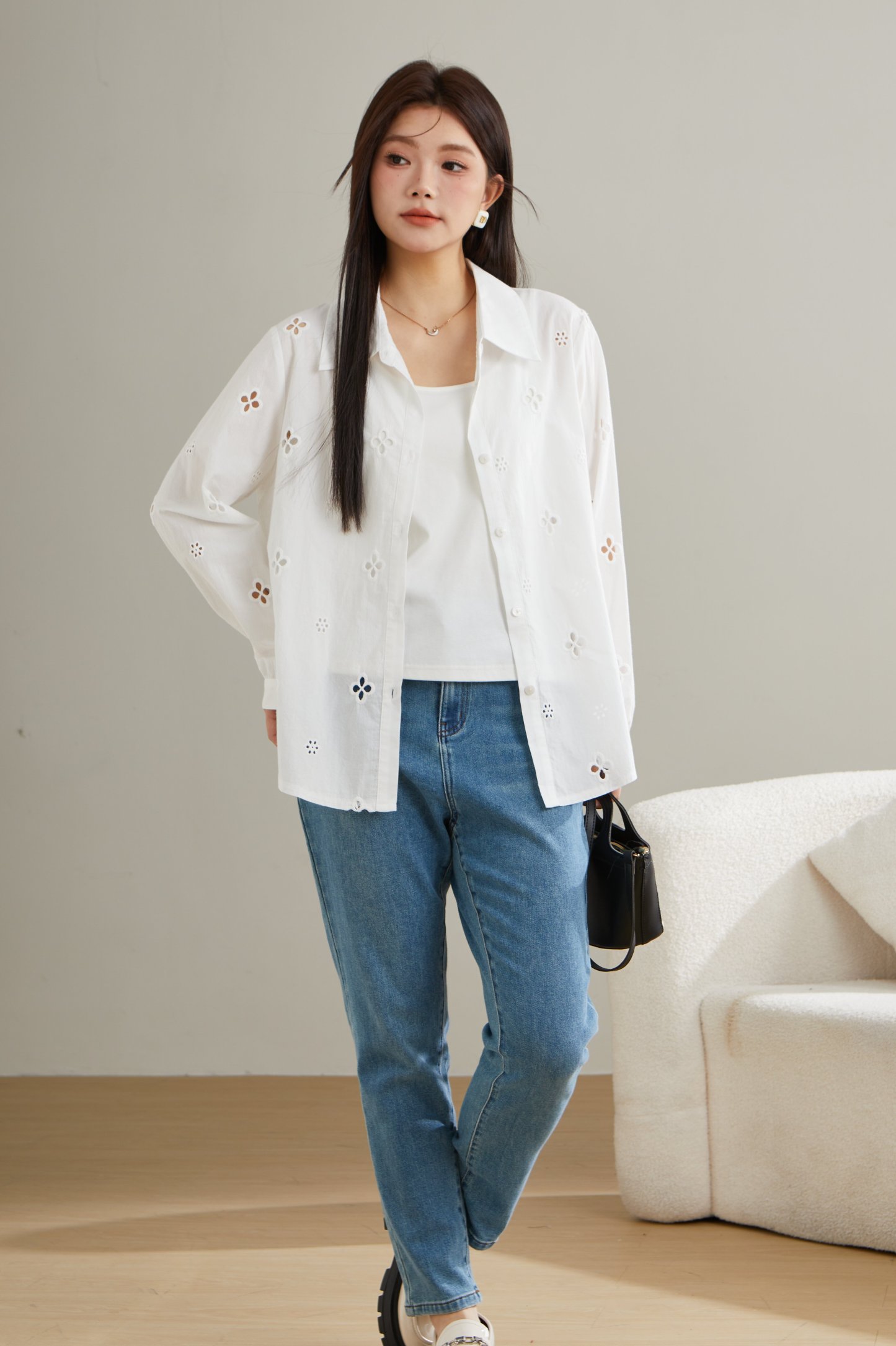 Curved Hem Elegant Embroidered Shirt ECA2577