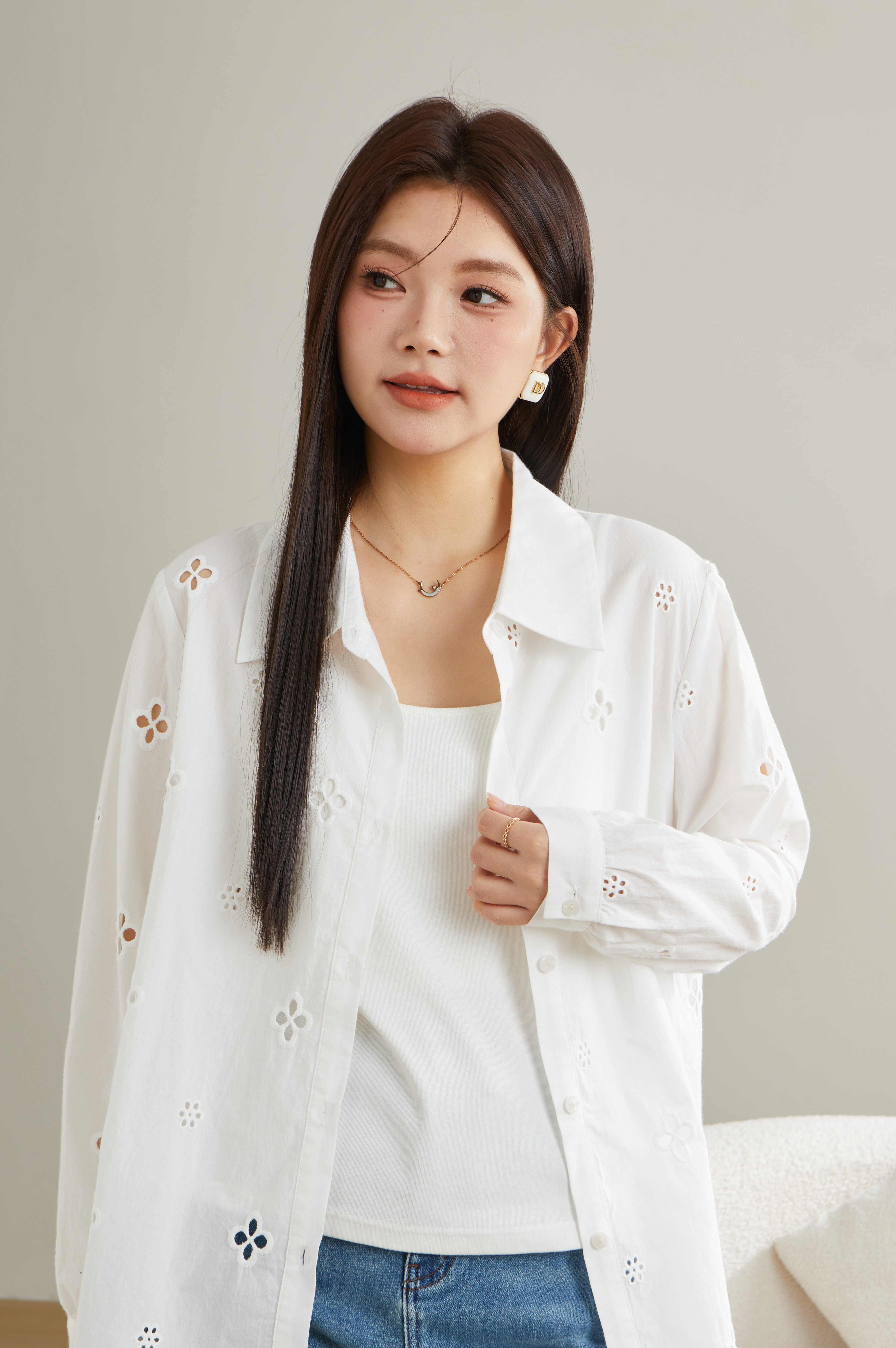 Curved Hem Elegant Embroidered Shirt ECA2577