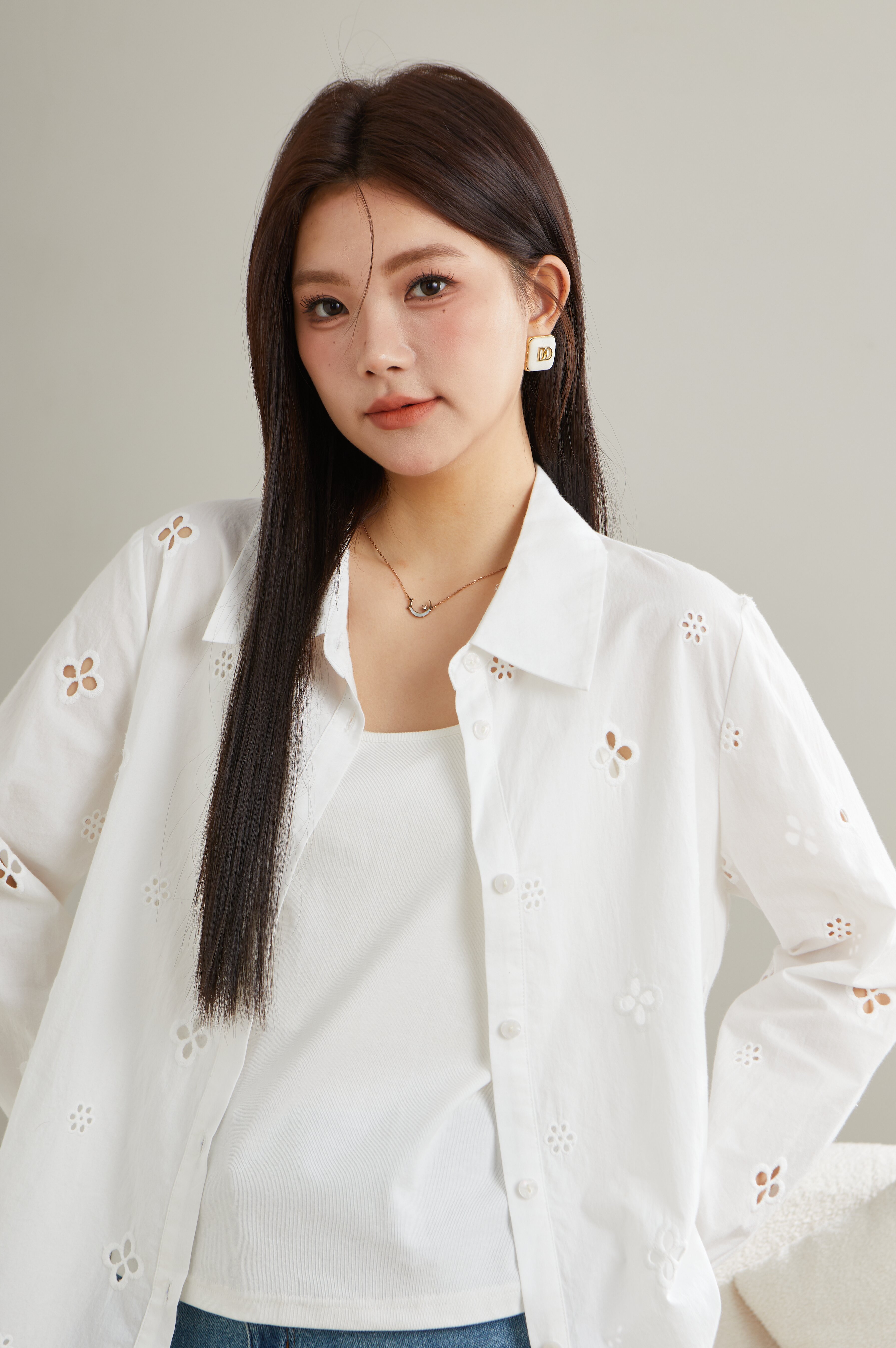 Curved Hem Elegant Embroidered Shirt ECA2577