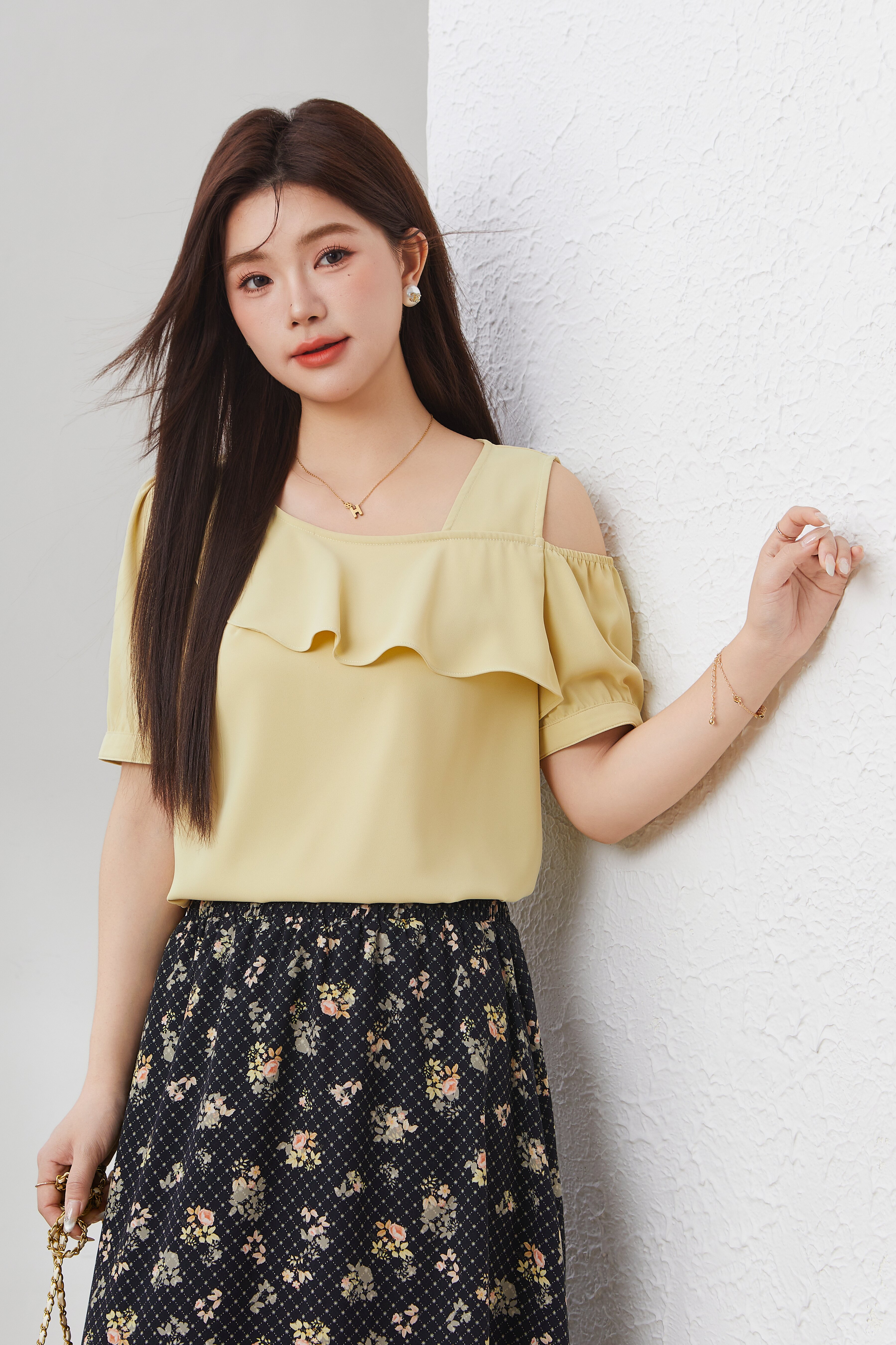 Loose Off-Shoulder Woven Top EXA3079