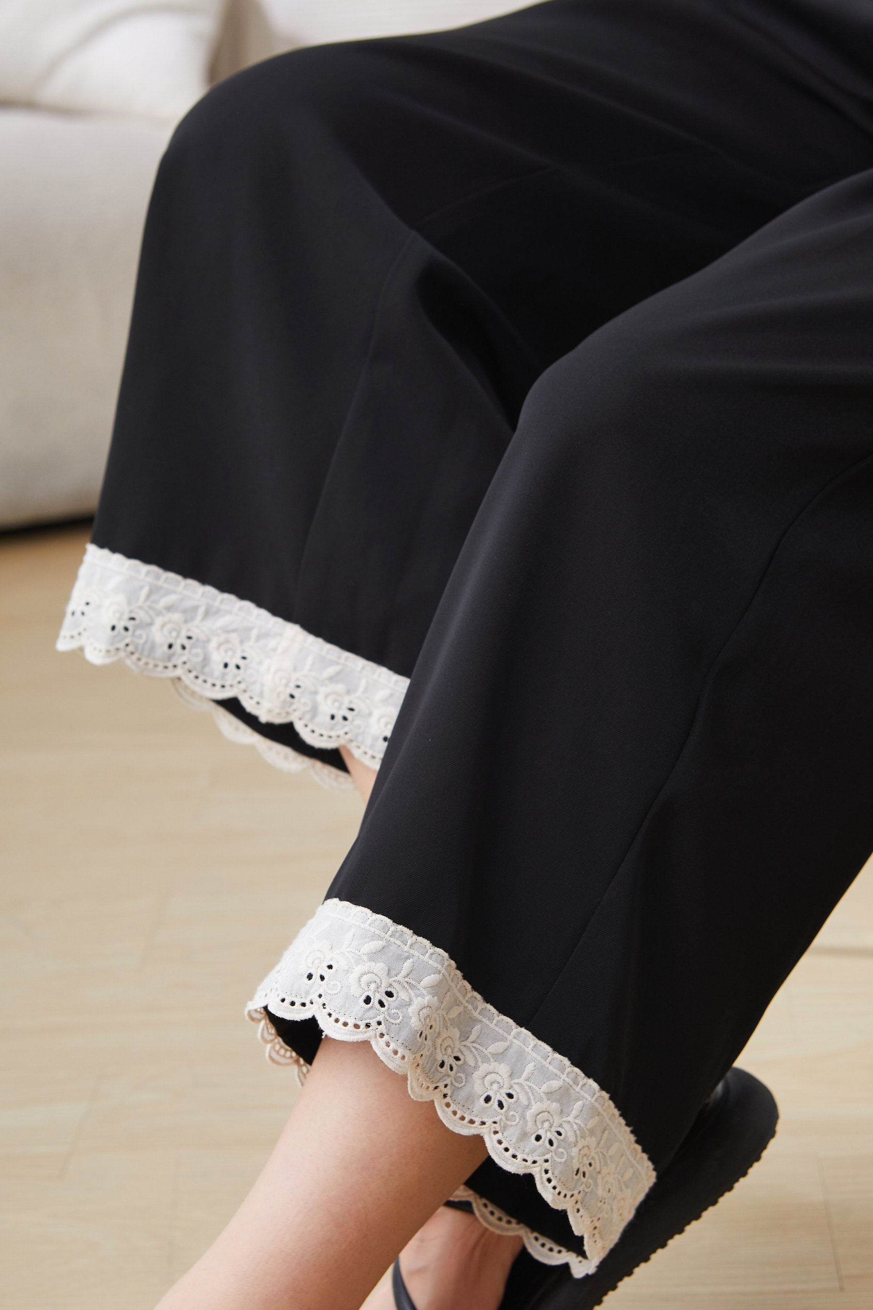 Chiffon Lace Hem Casual Nine-point Pants EXK5038