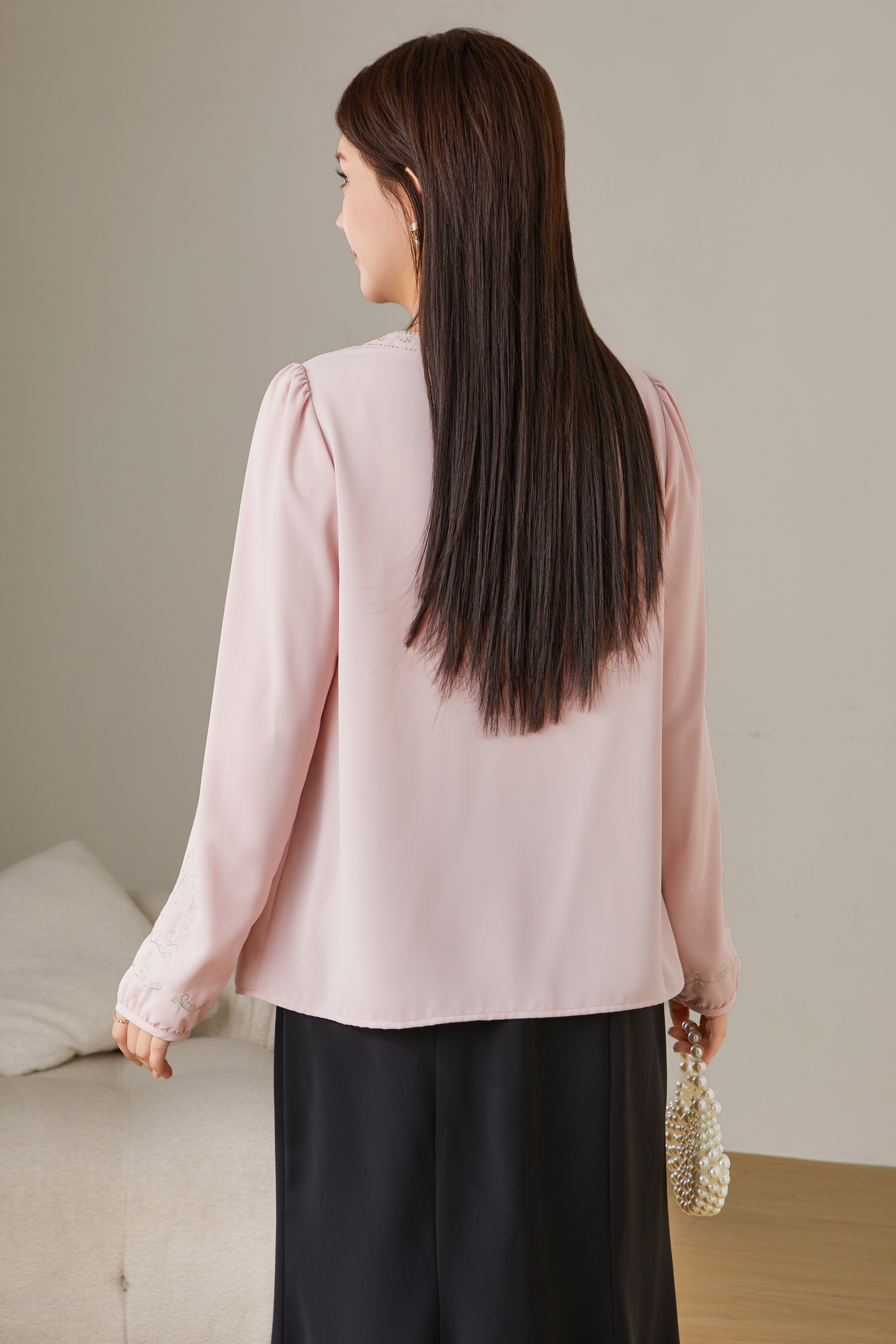 Embroidered V-neck Lantern Sleeve Blouse ECA2623