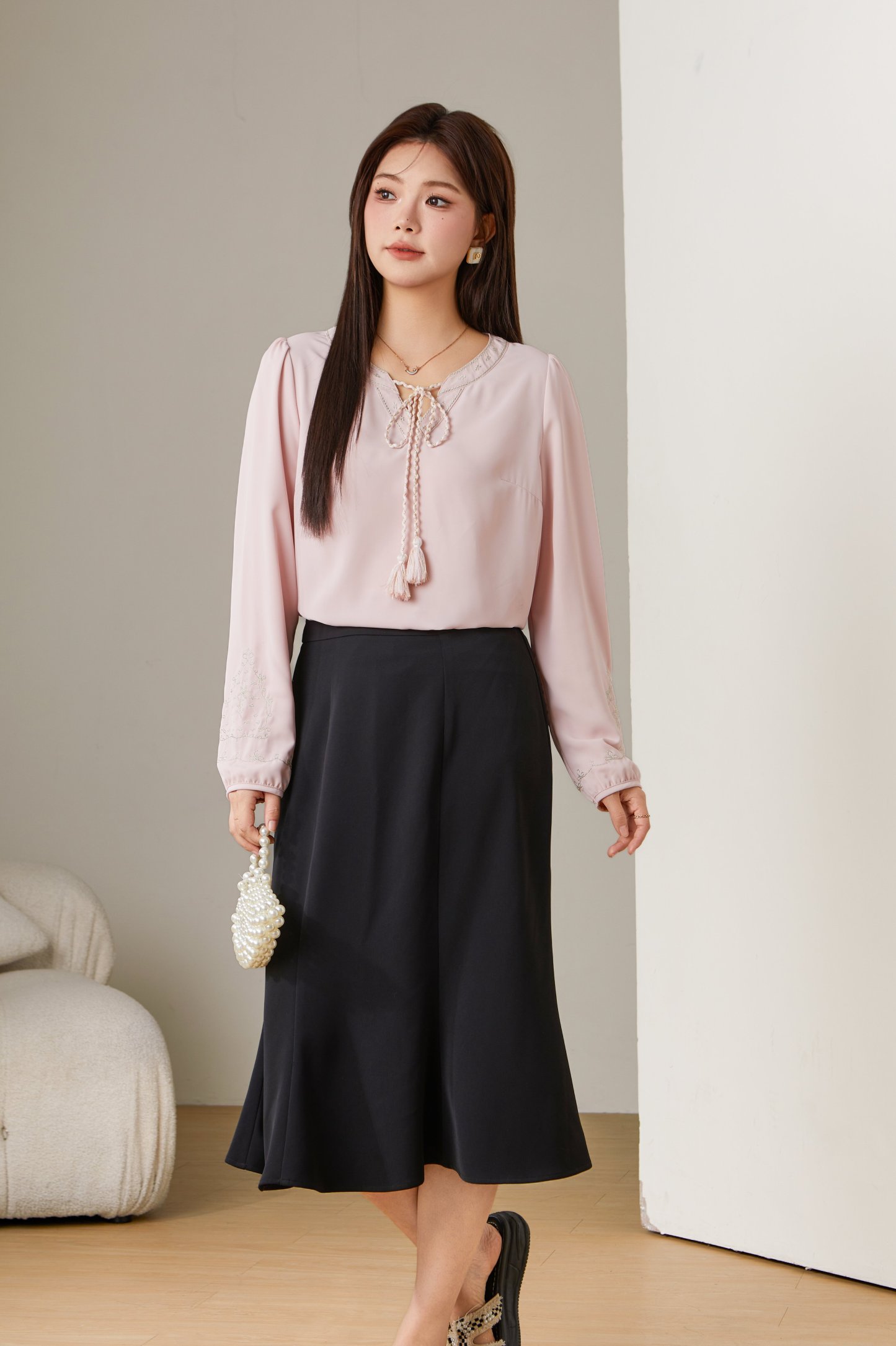 Embroidered V-neck Lantern Sleeve Blouse ECA2623