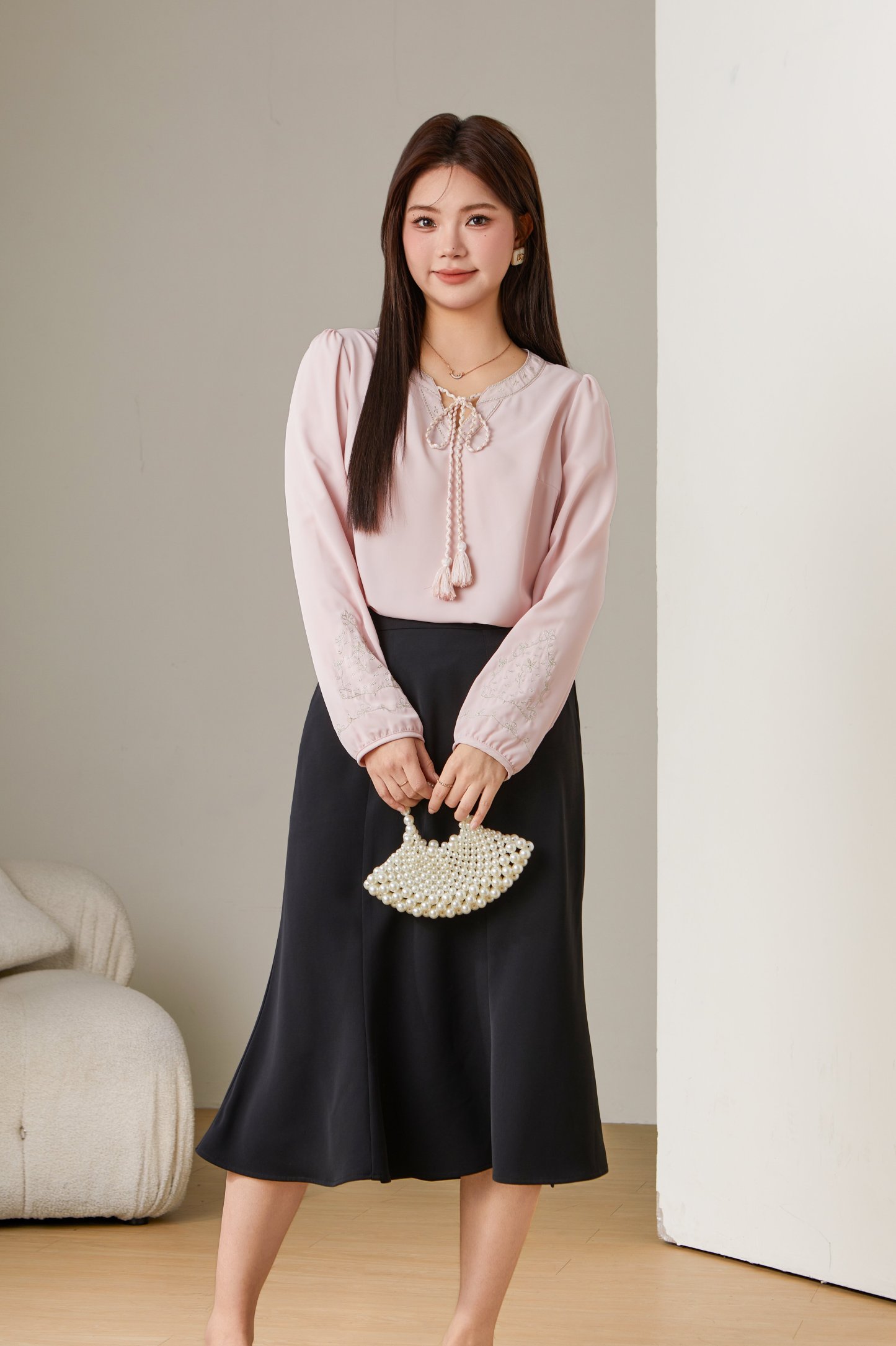 Embroidered V-neck Lantern Sleeve Blouse ECA2623