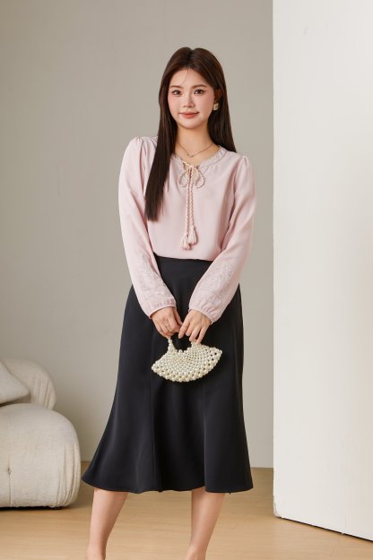 Embroidered V-neck Lantern Sleeve Blouse ECA2623