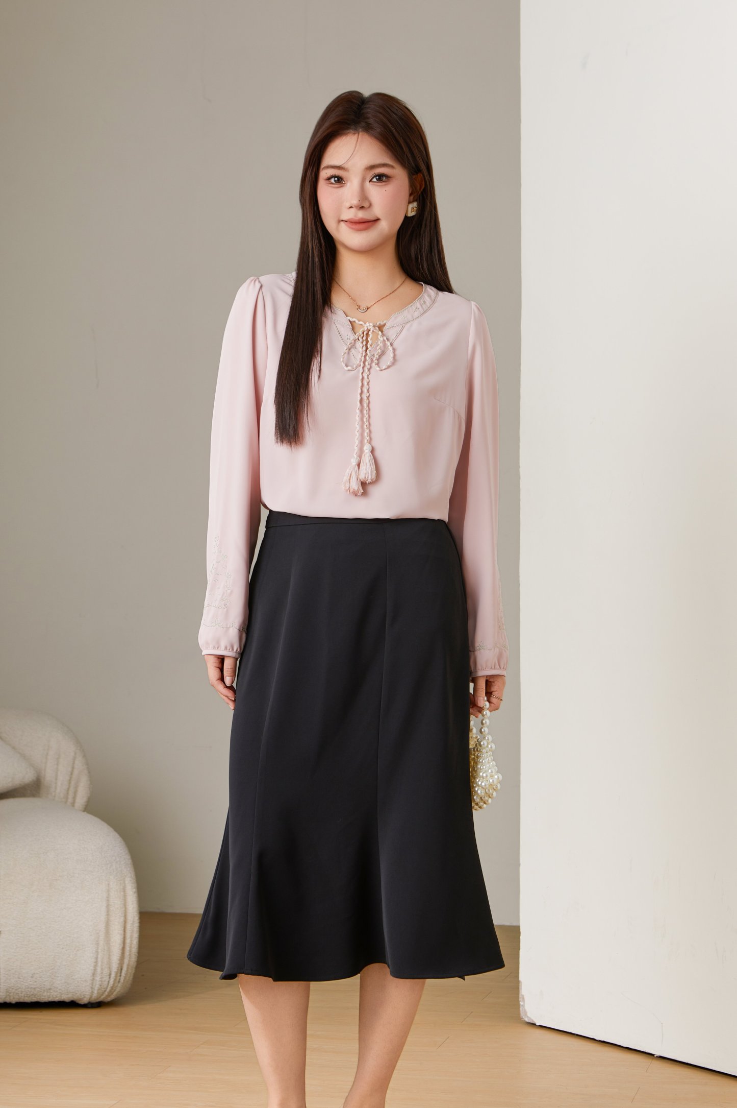 Embroidered V-neck Lantern Sleeve Blouse ECA2623
