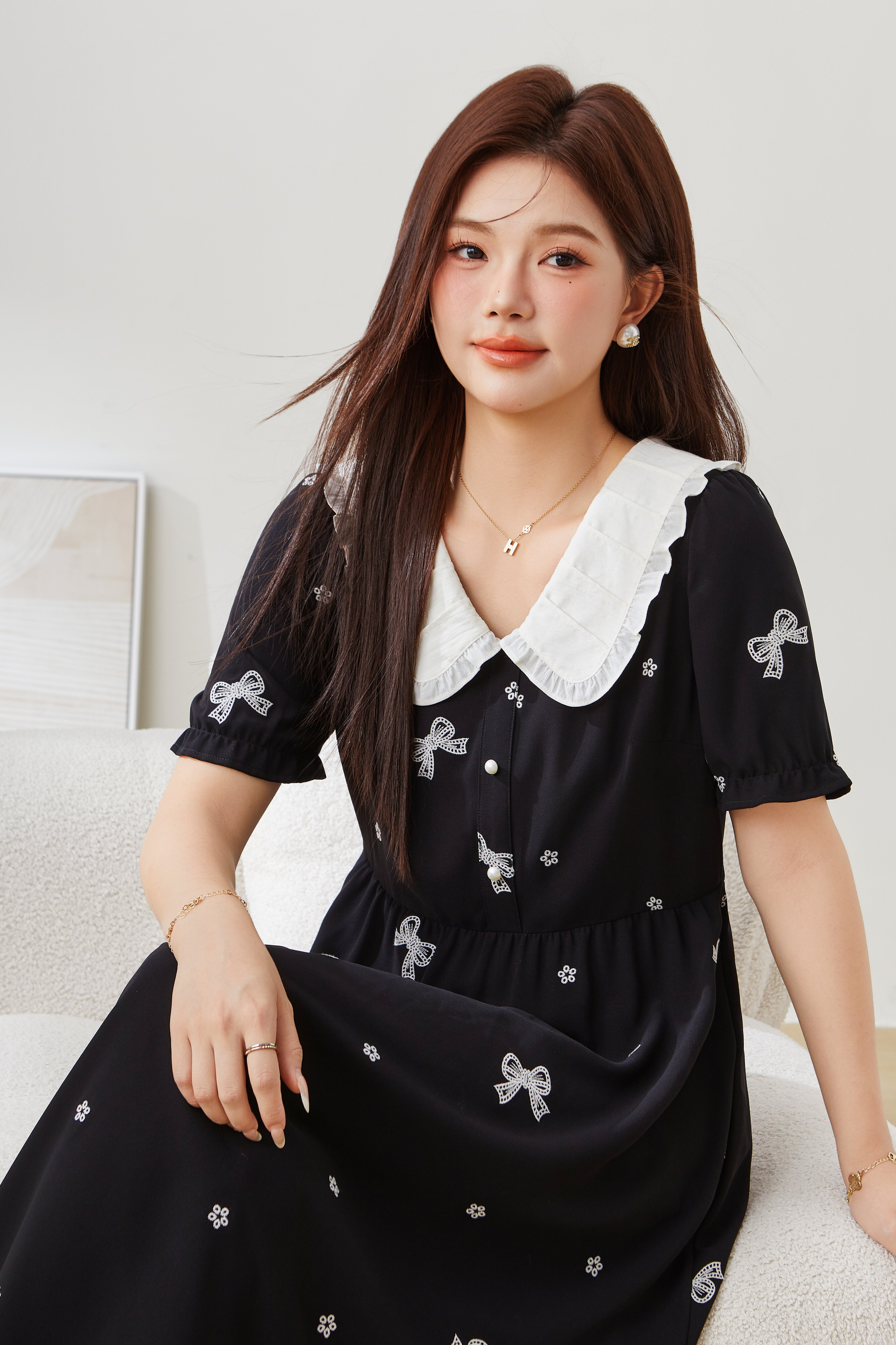 Contrast Color Doll Collar Embroidered Dress EXQ5387