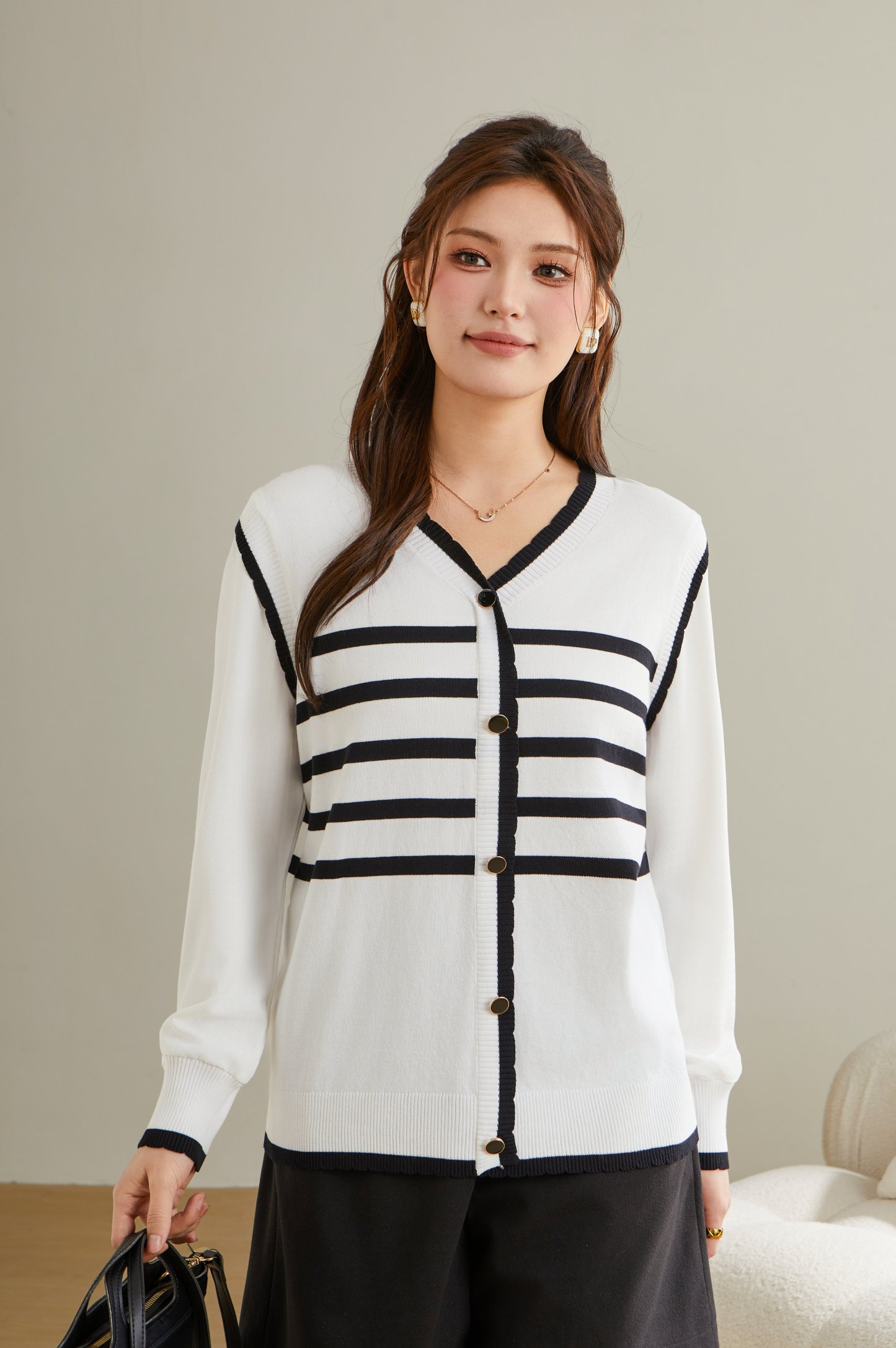 V-neck Knitted Sweater DCMY358