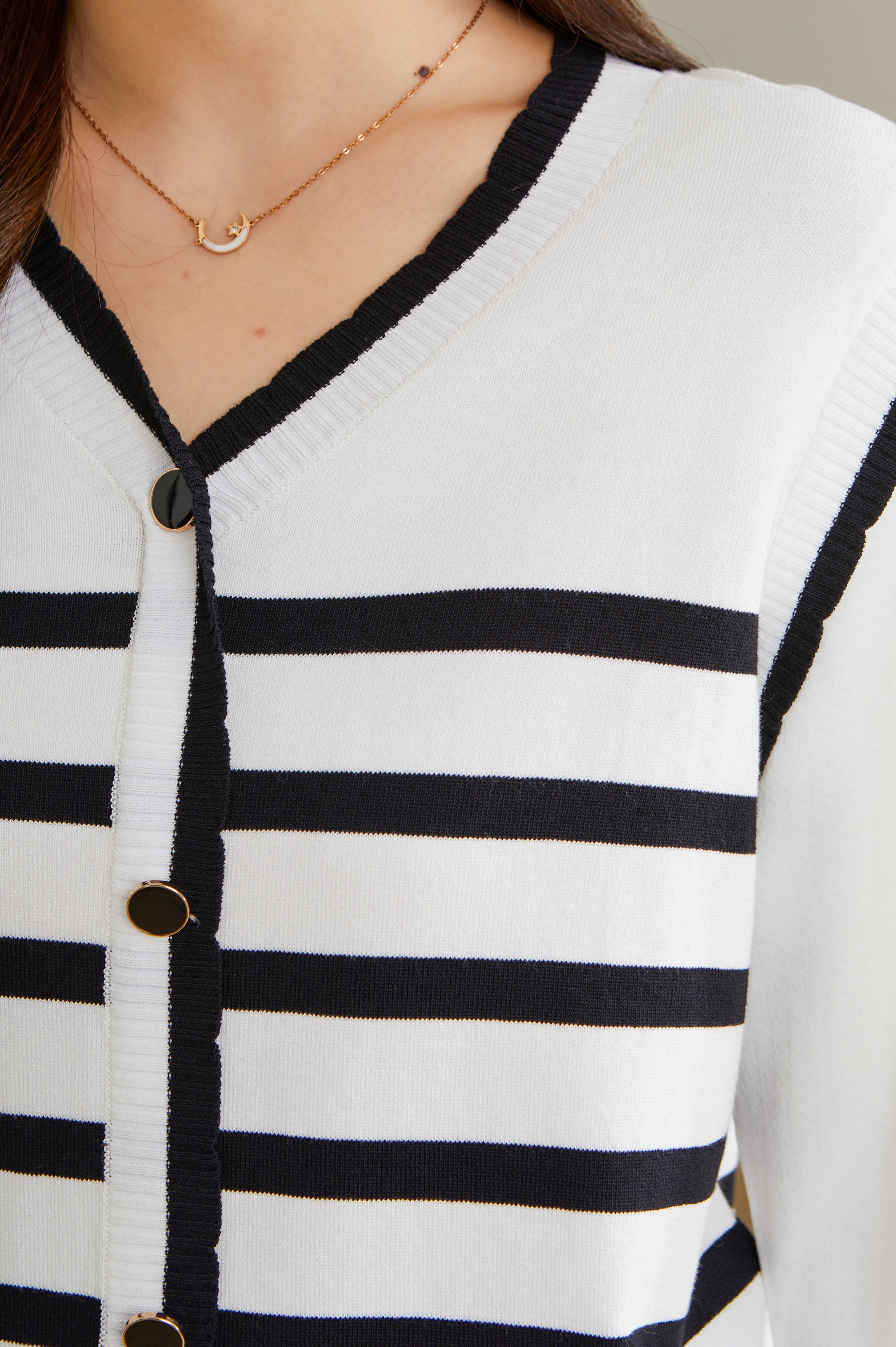 V-neck Knitted Sweater DCMY358