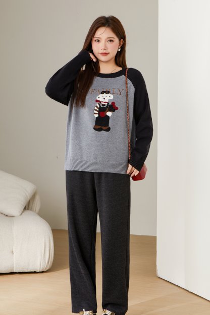 Embroidered towel sweater with contrasting shoulder sleeves DDMY2527