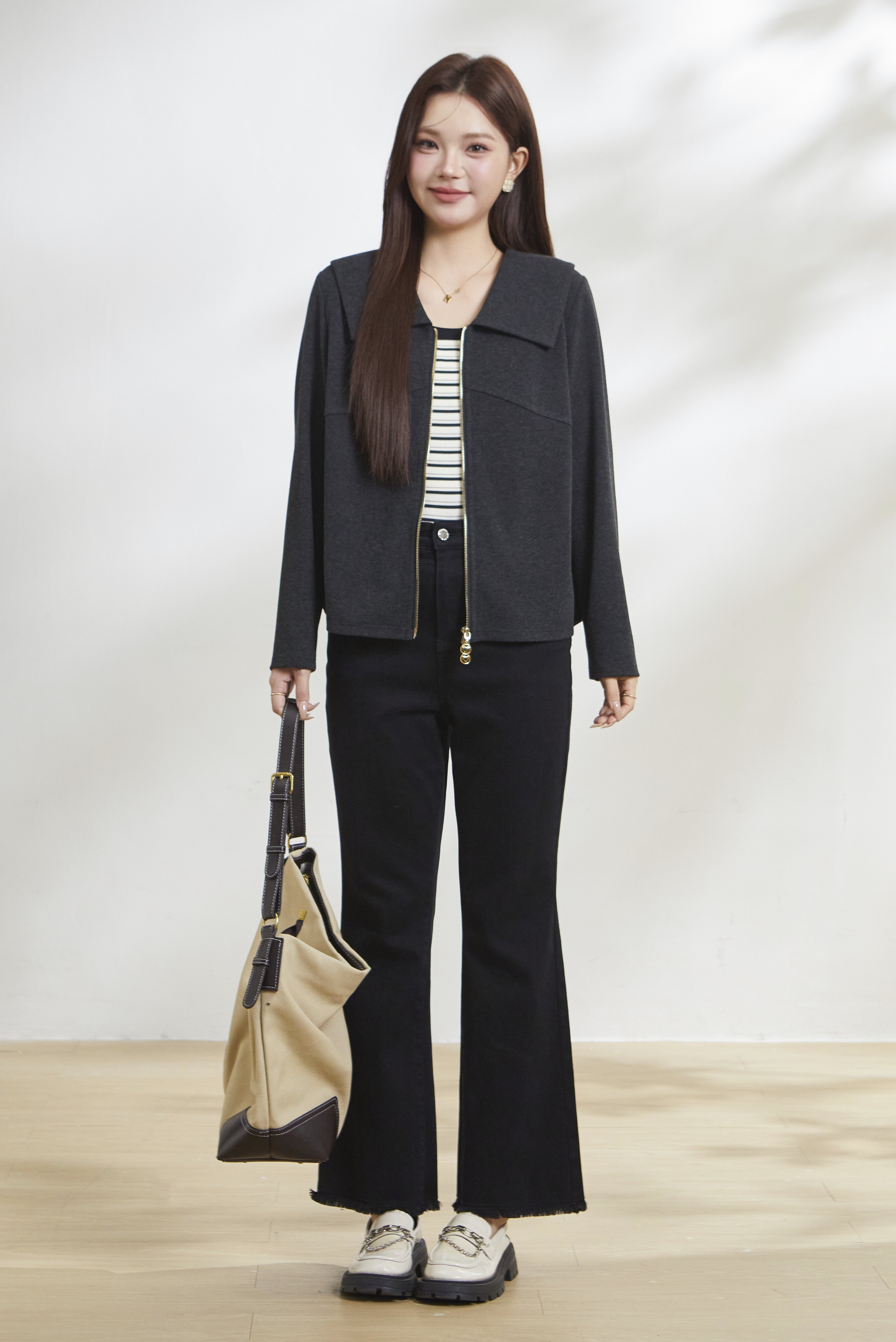 Large Collar Slim-Fit Waist-Cinching Top FCA6890