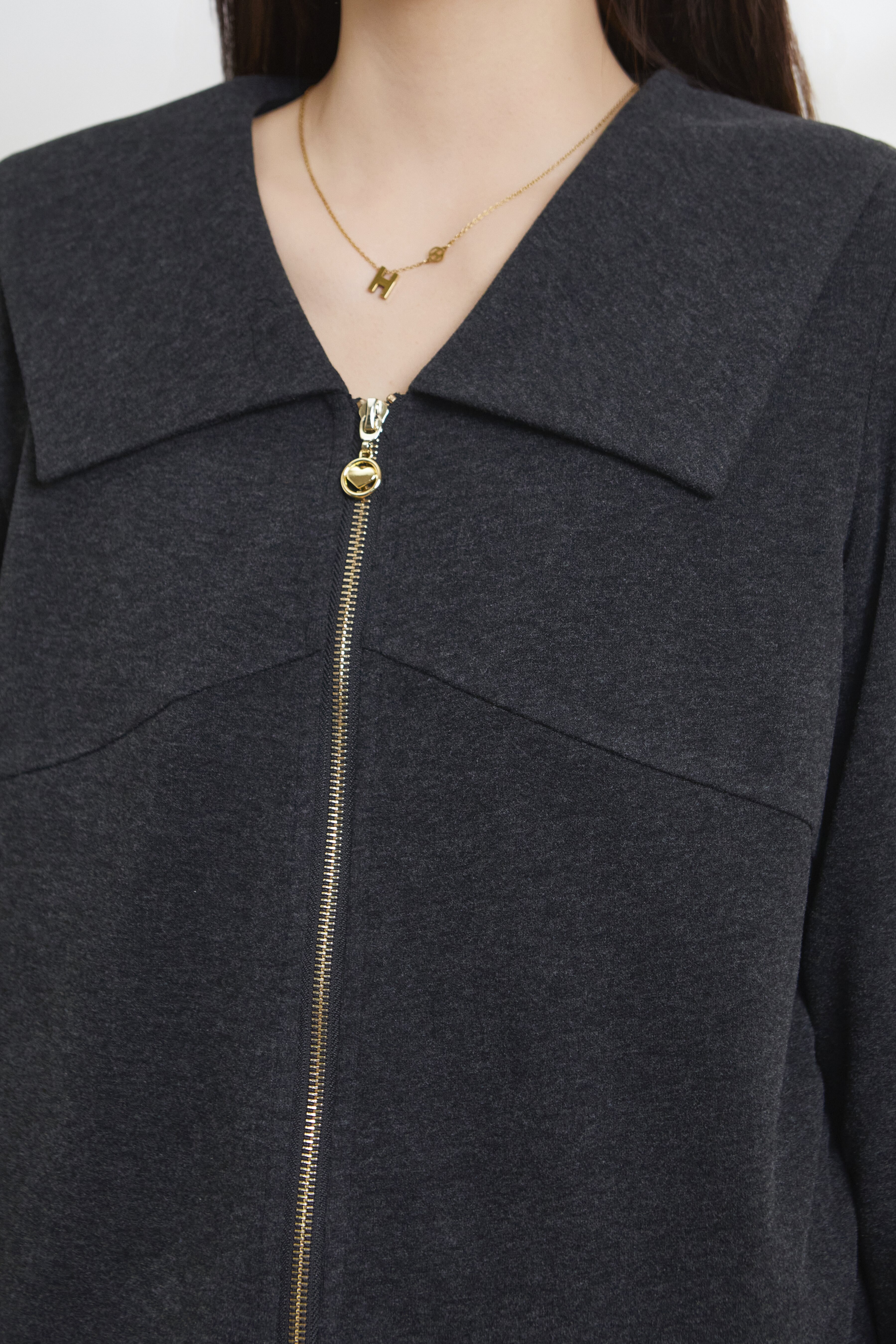 Large Collar Slim-Fit Waist-Cinching Top FCA6890