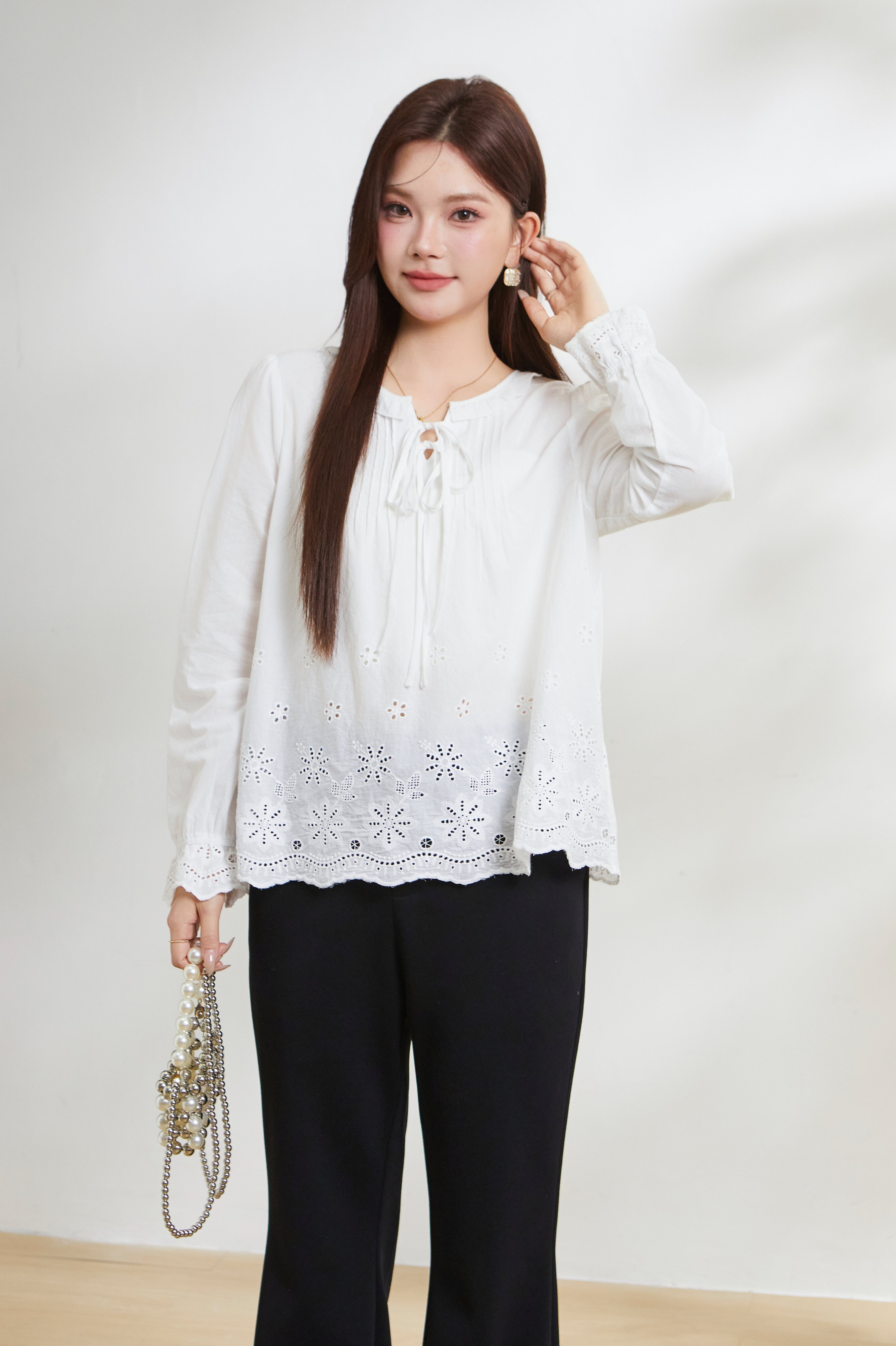 All-cotton ruffled lace blouse FCA6928