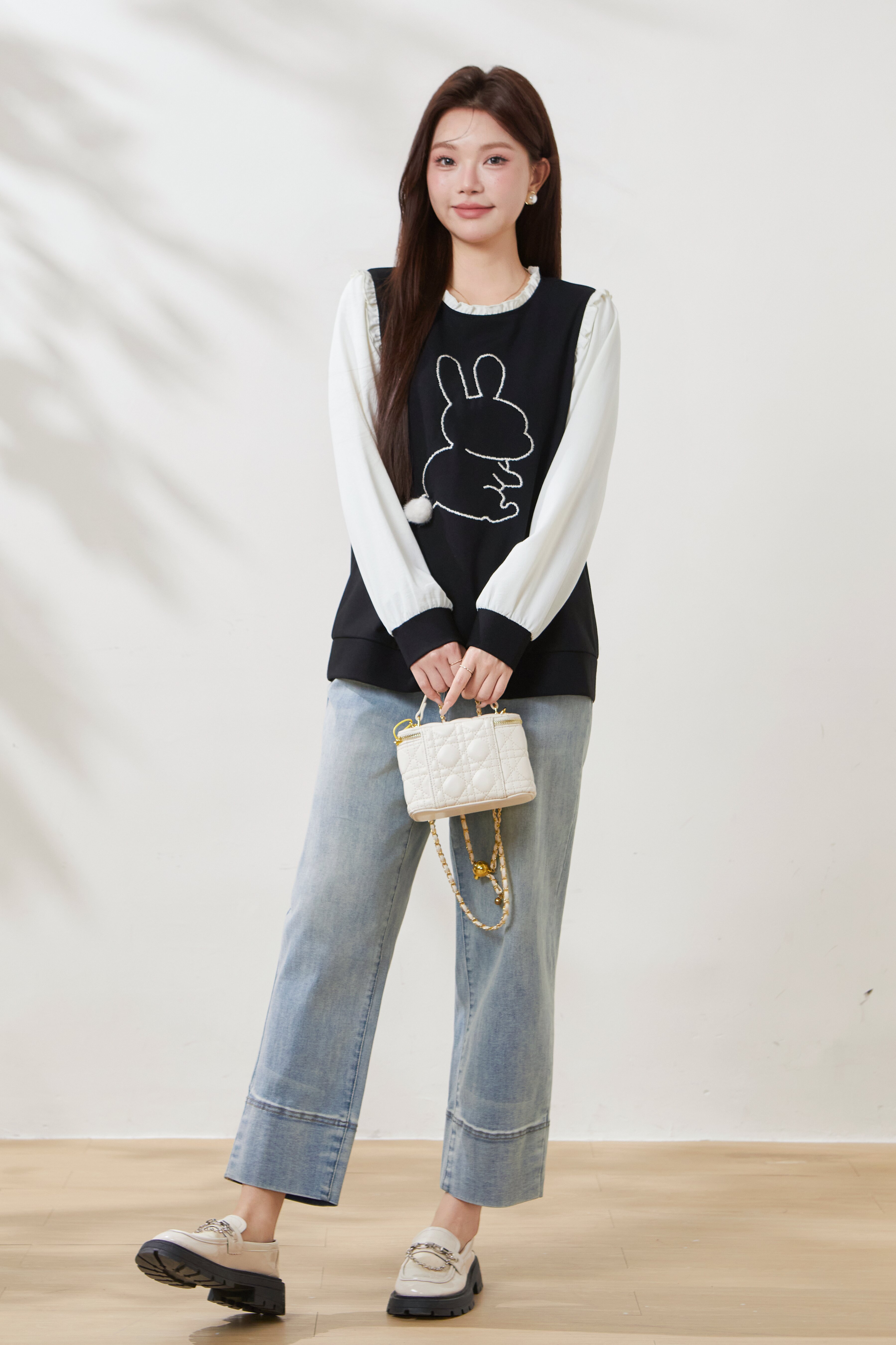 Round-neck faux two-piece color-block embroidered top FCA6936