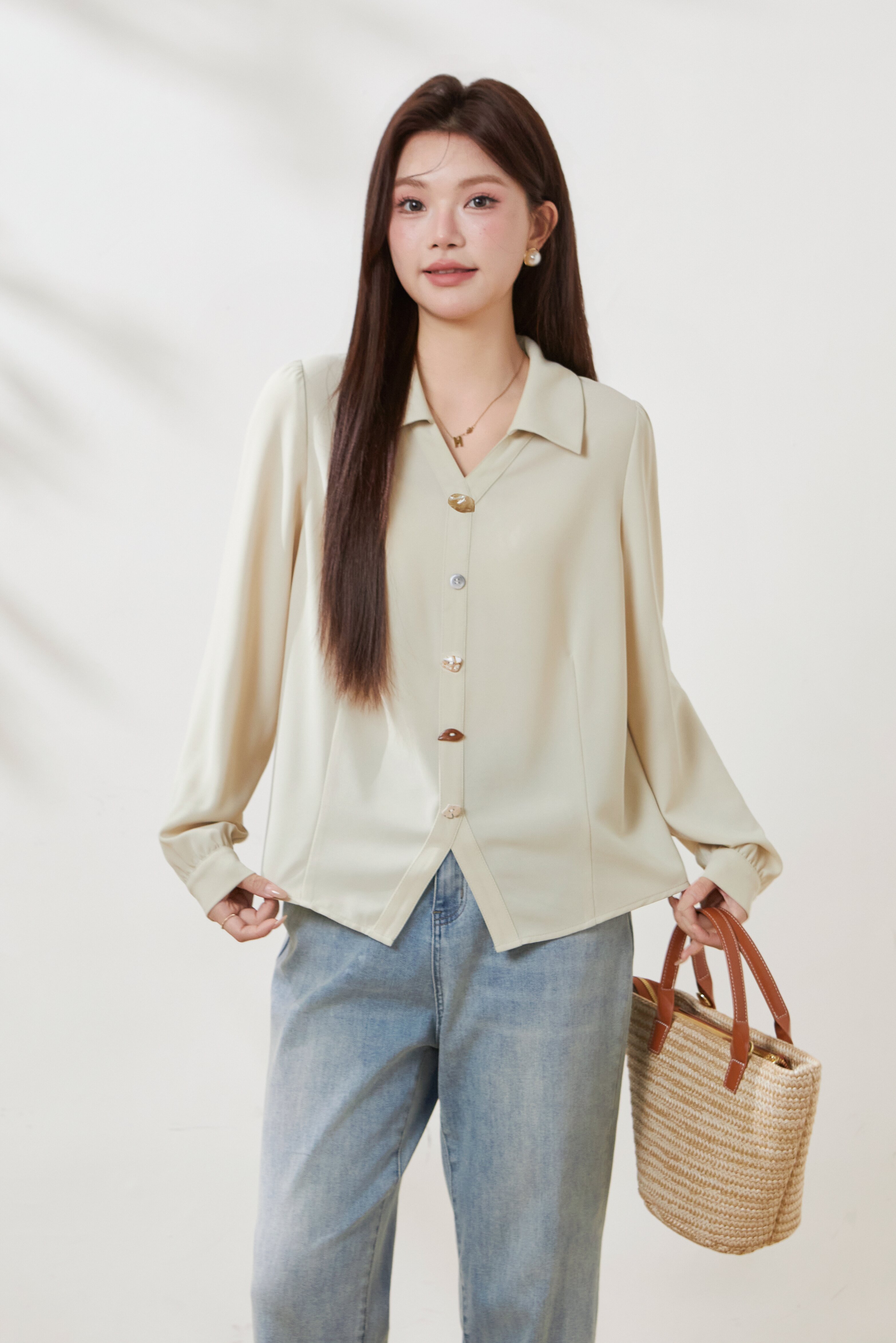 V-neck slim-fit top with unique buckle FCA6953