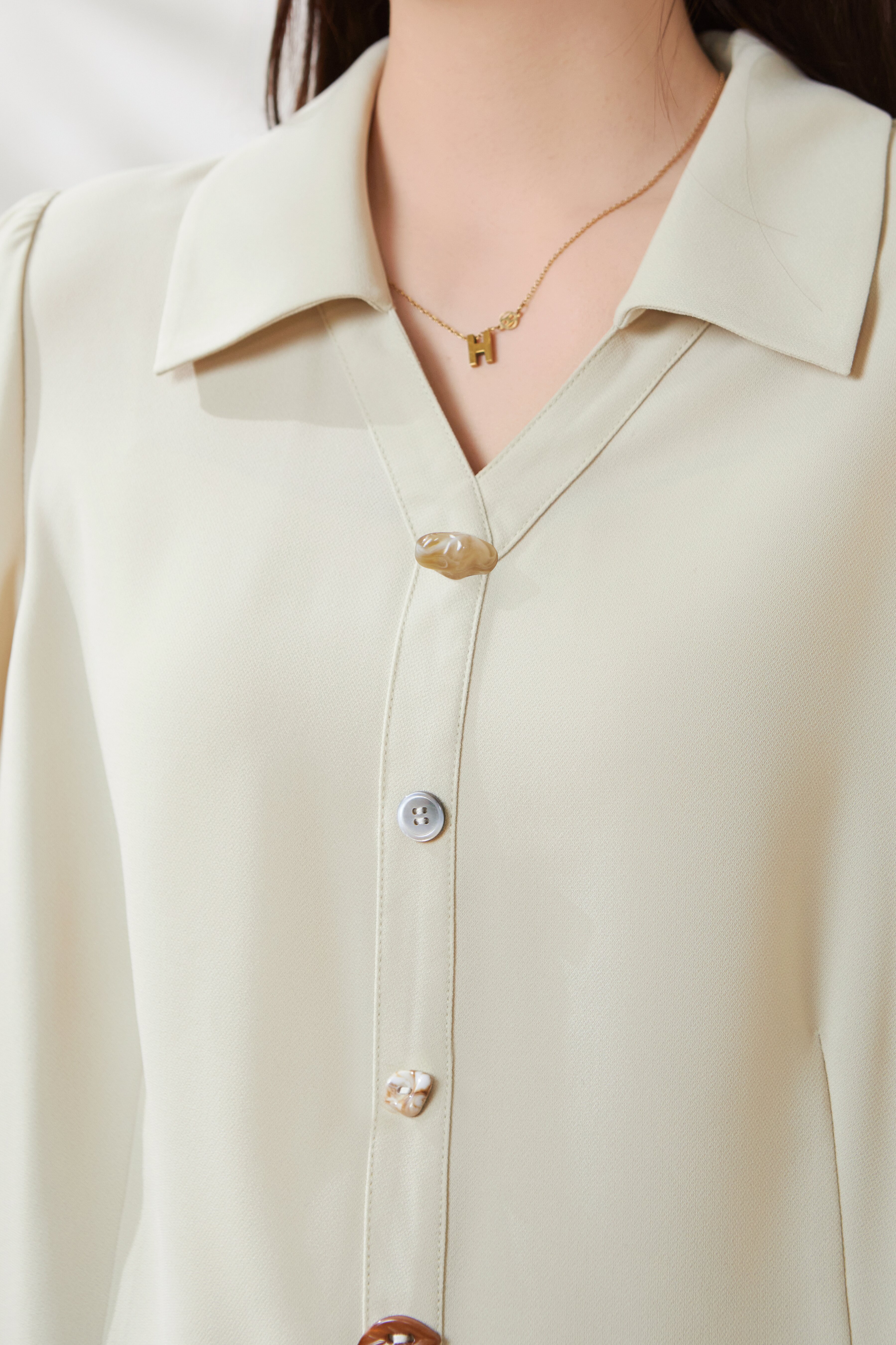 V-neck slim-fit top with unique buckle FCA6953