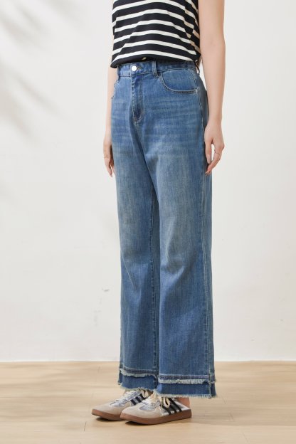 High-waisted flared jeans with frayed hem FCK6960