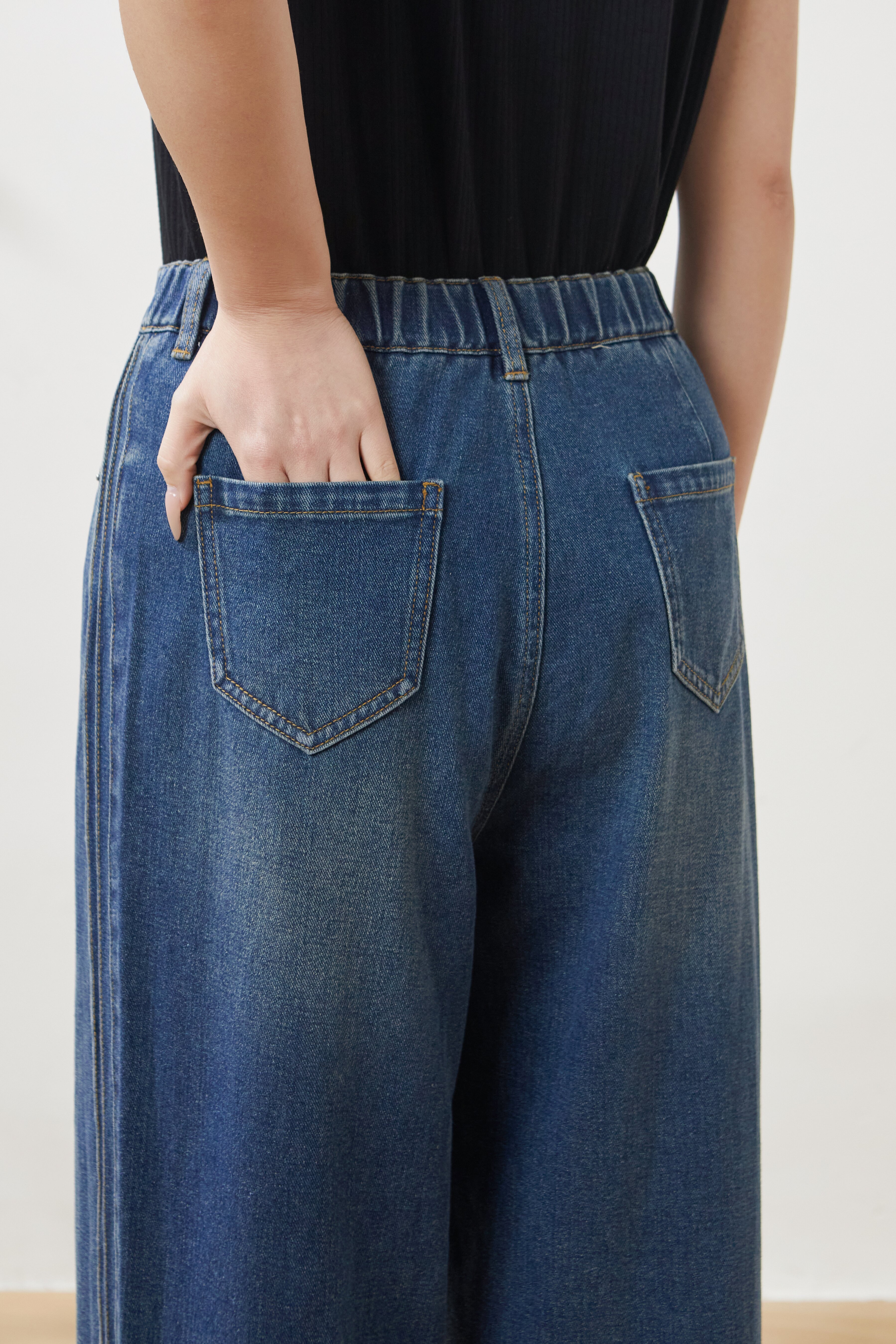 High-waisted slimming straight-leg denim pants FCK7025