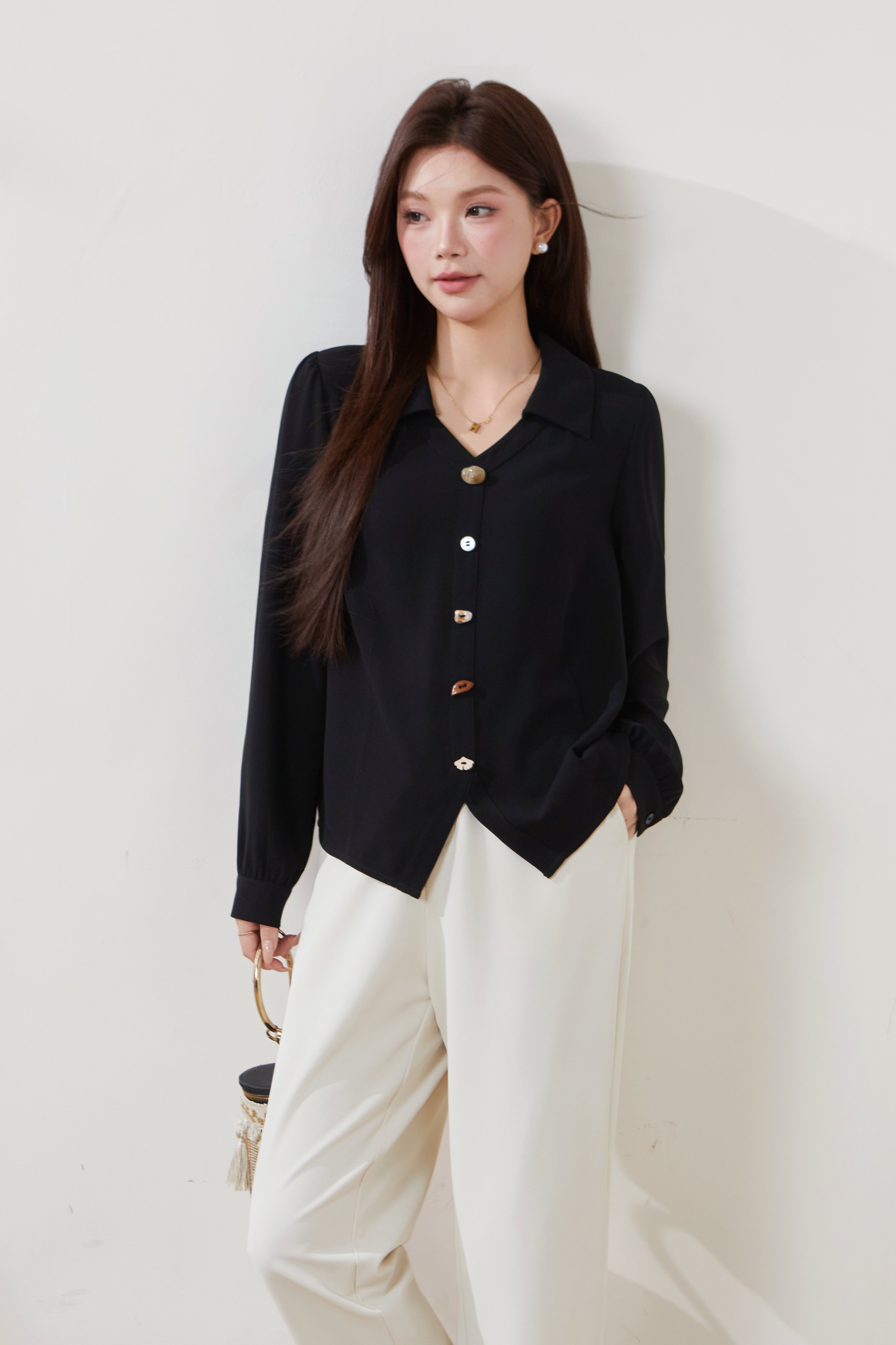 V-neck slim-fit top with unique buckle FCA6953
