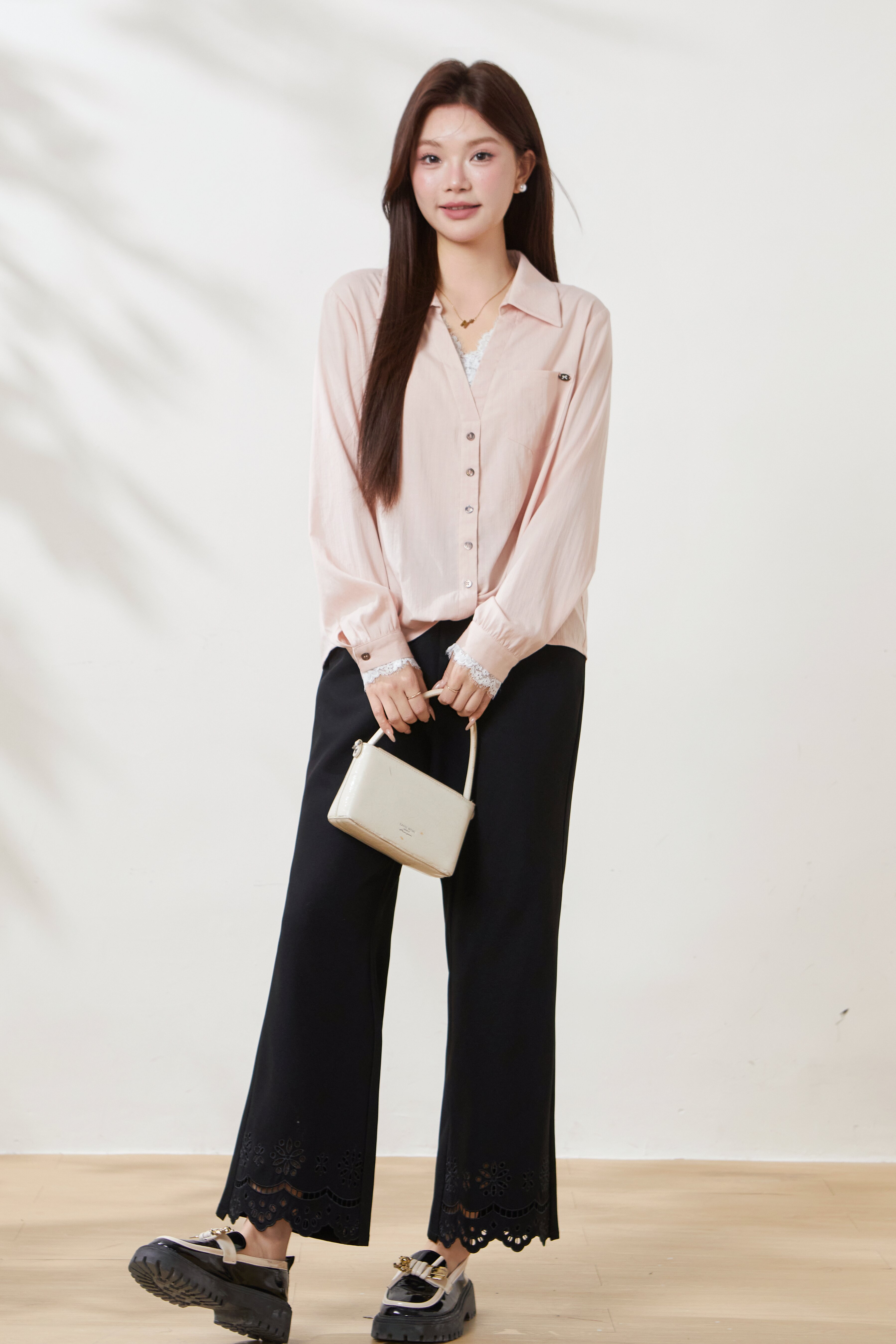 V-neck lace faux two-piece shirt FCA6899