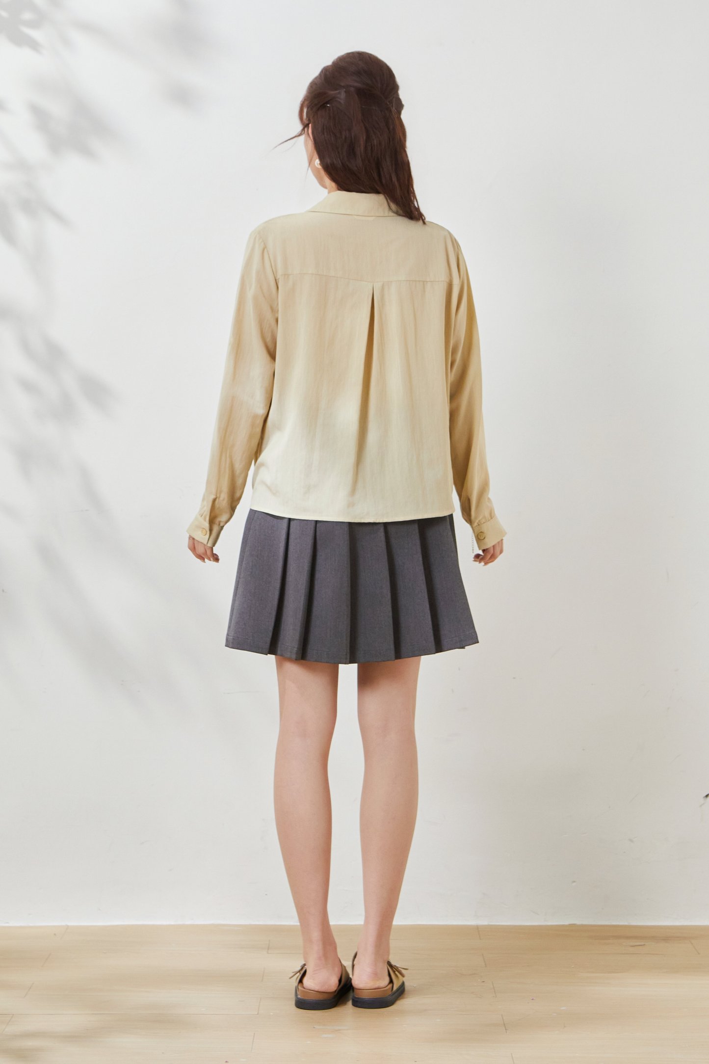 Two-tone faux two-piece V-neck blouse FCA6889