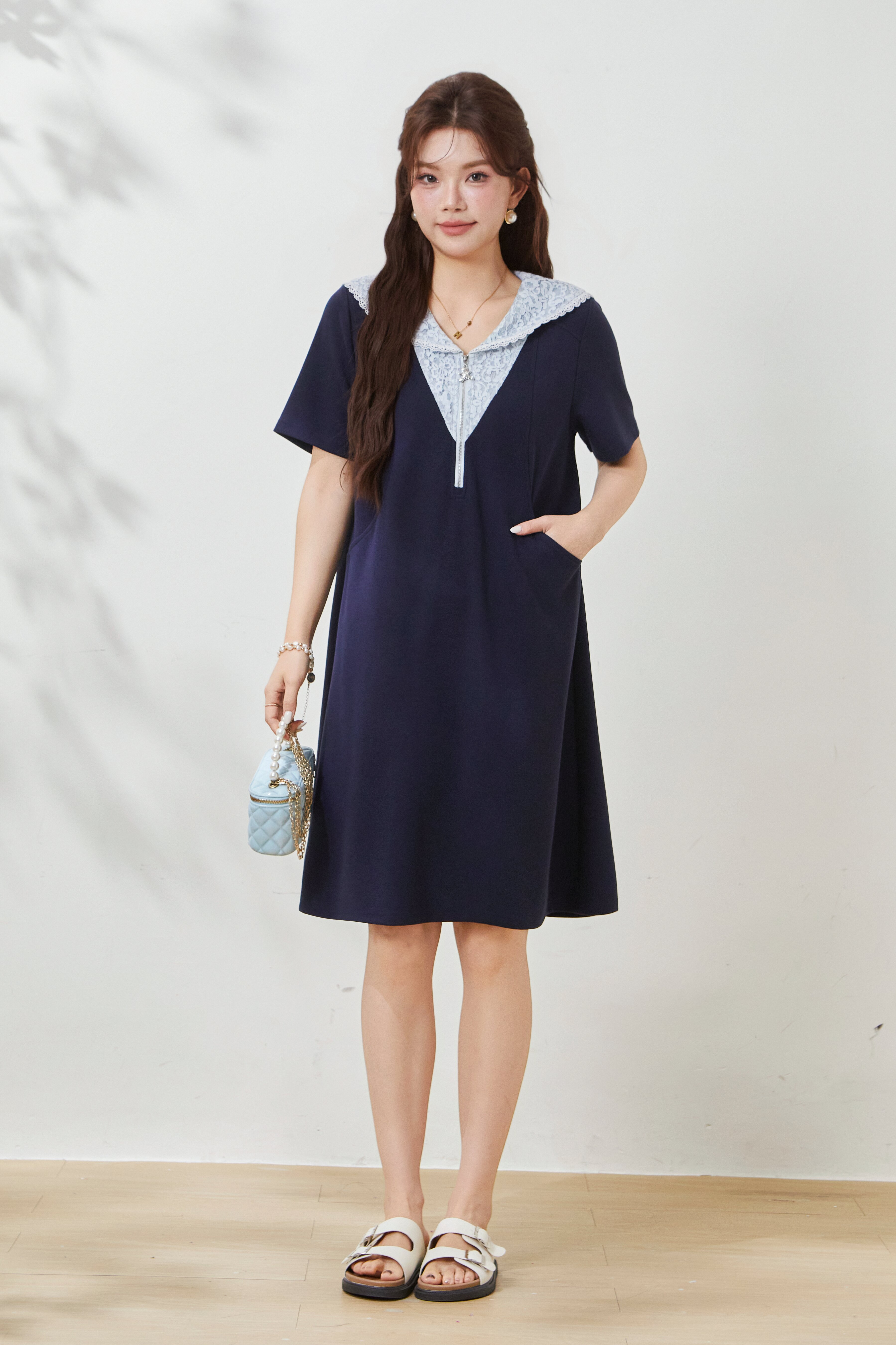 Two-tone navy collar dress with lace trim FXQ7051