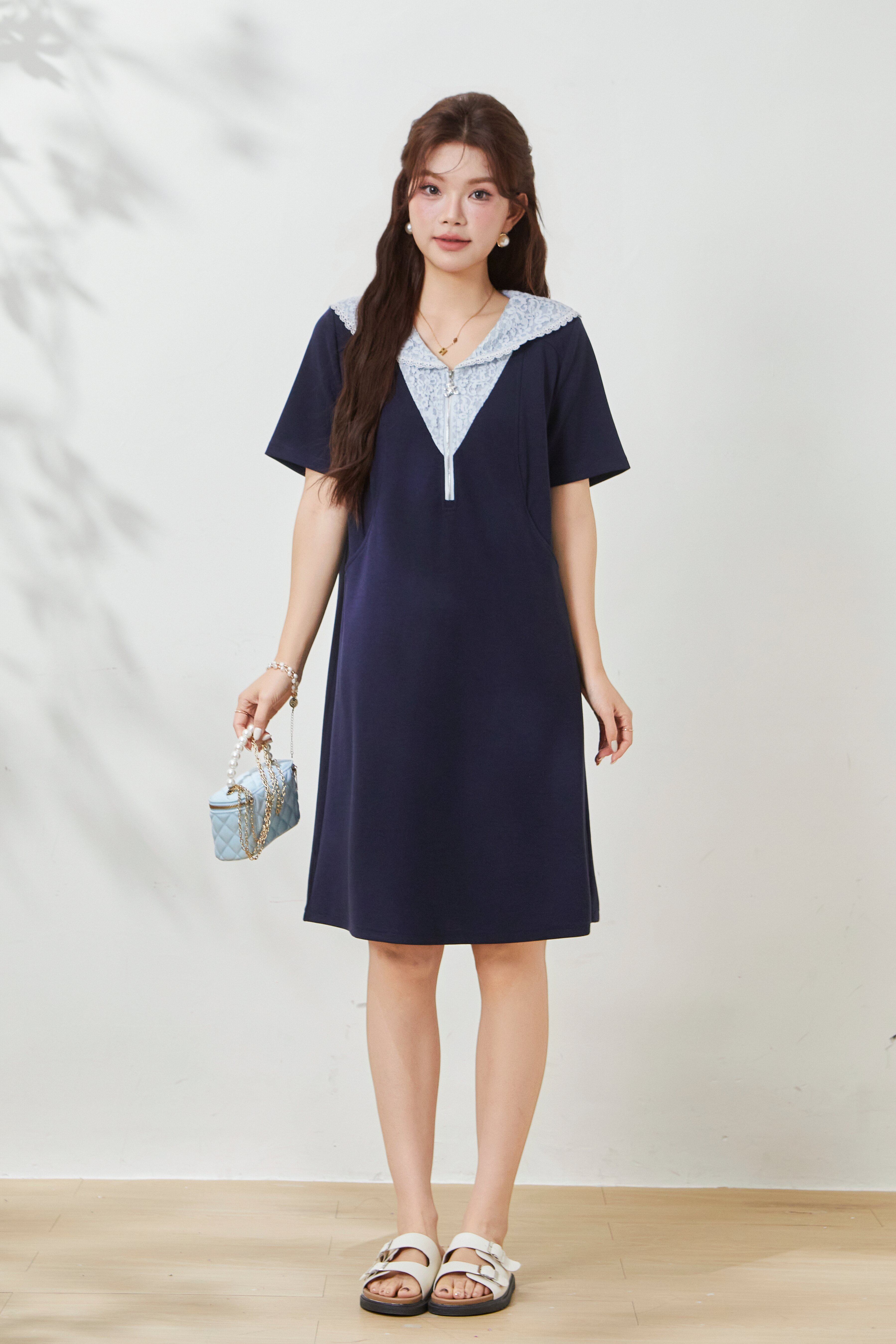 Two-tone navy collar dress with lace trim FXQ7051