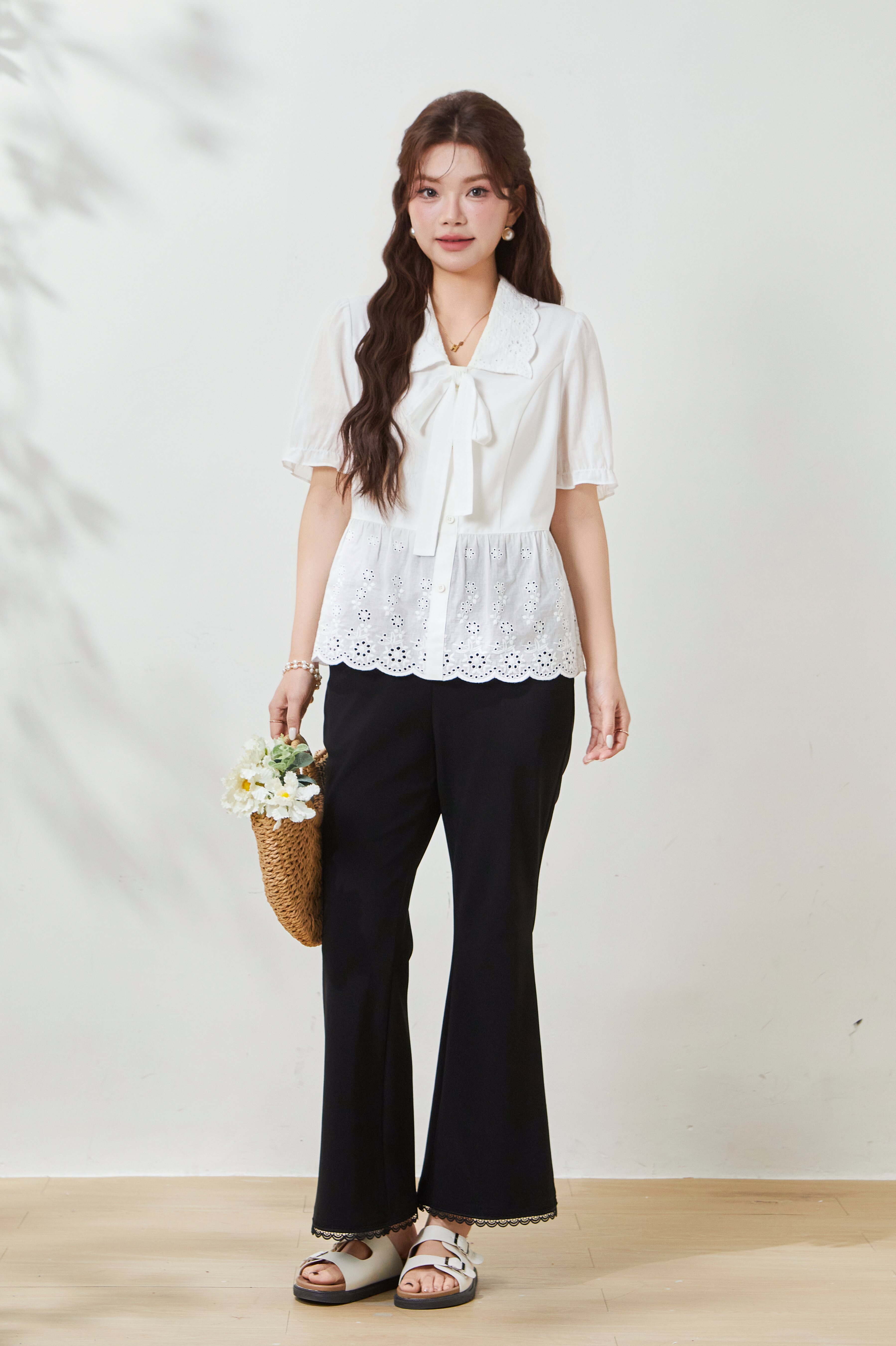 Waist-cinching heavy embroidery top FXA7058