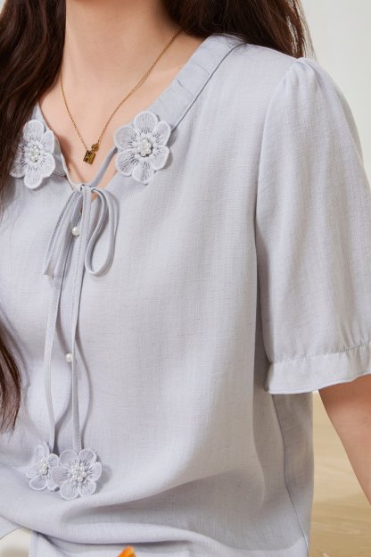 Round-neck pleated three-dimensional floral top FXA7035