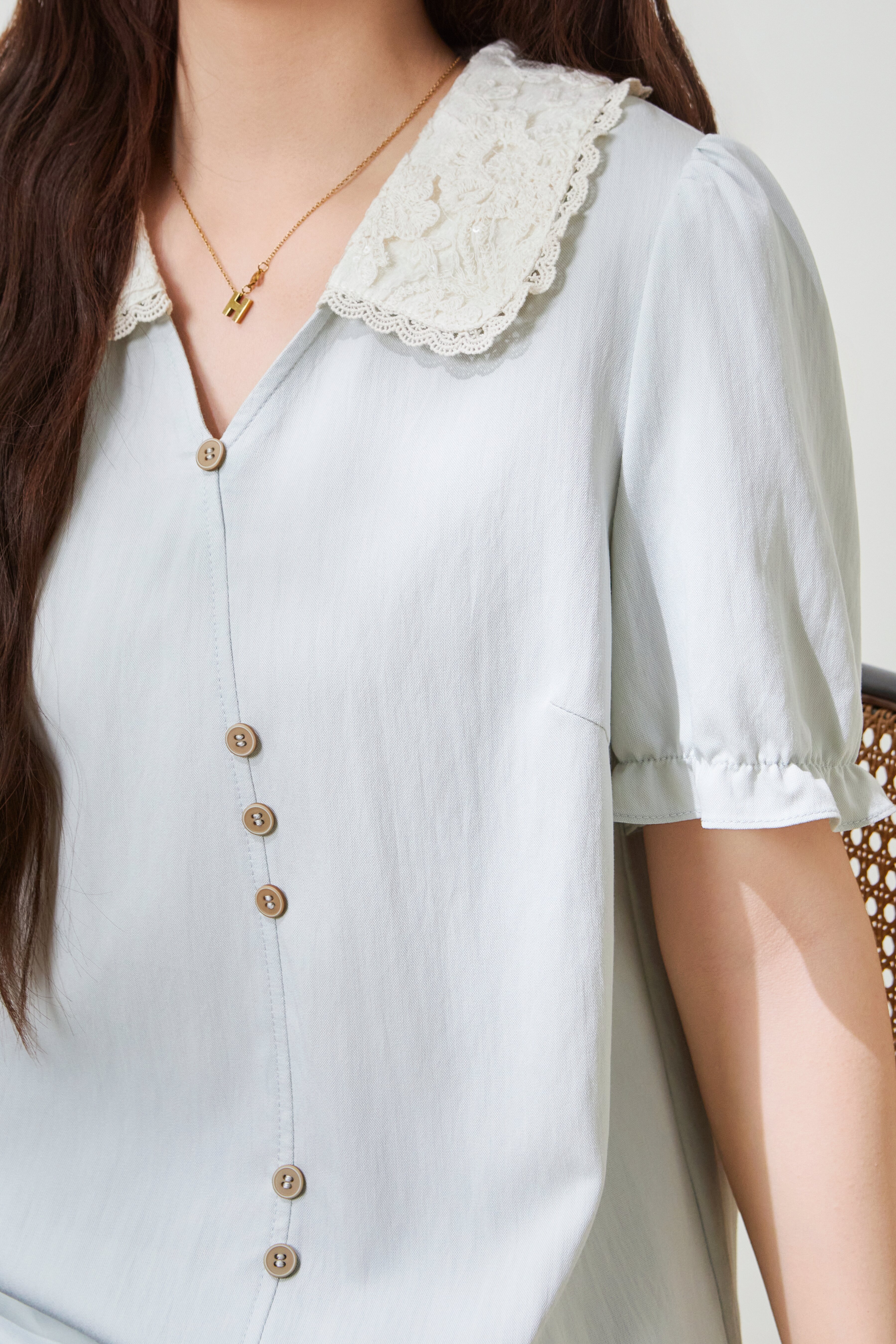 Imitation Cotton-Linen Lace Color-Block V-Neck Blouse FXA7052
