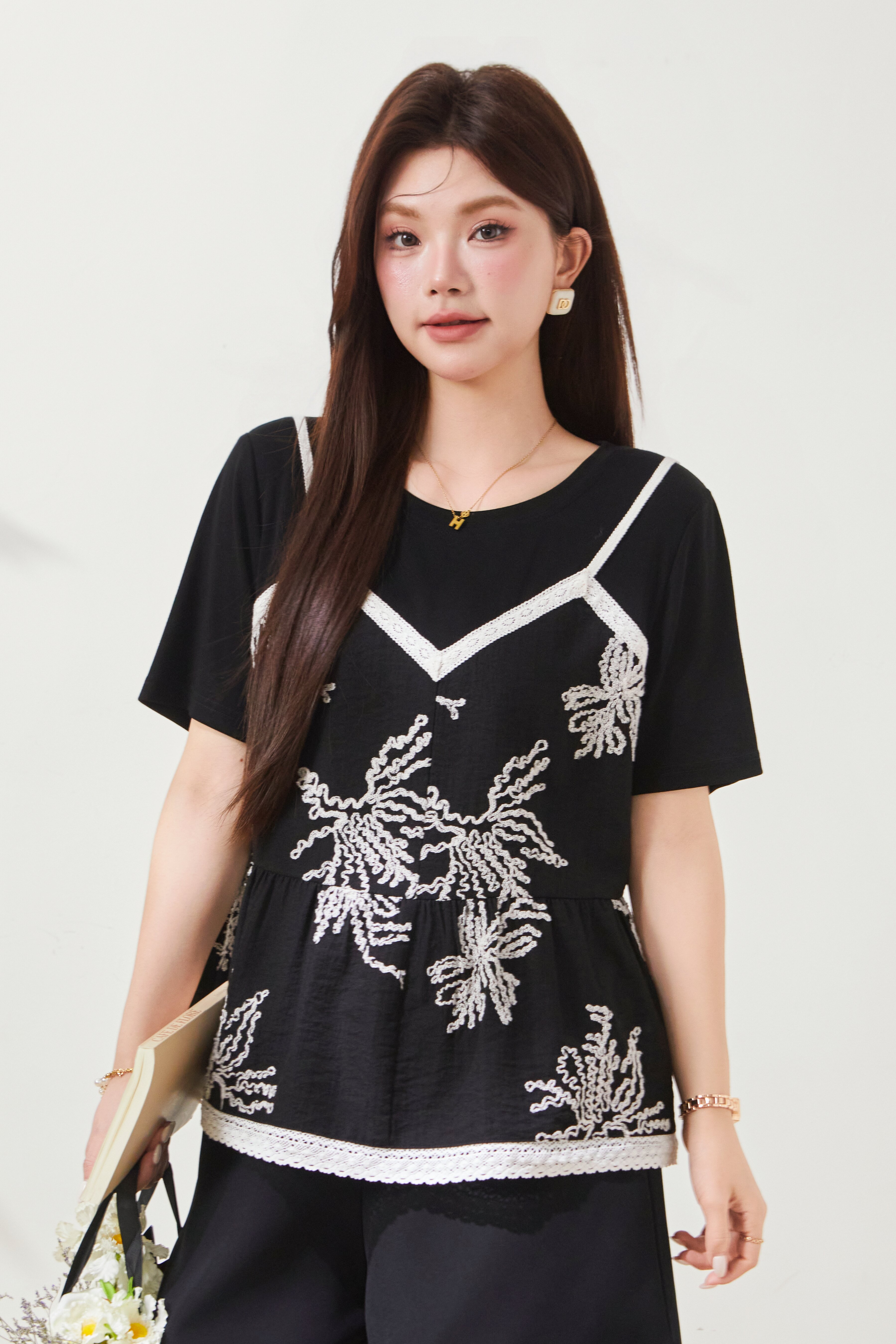Patchwork Embroidered Slimming Two-in-One Top FXA7063