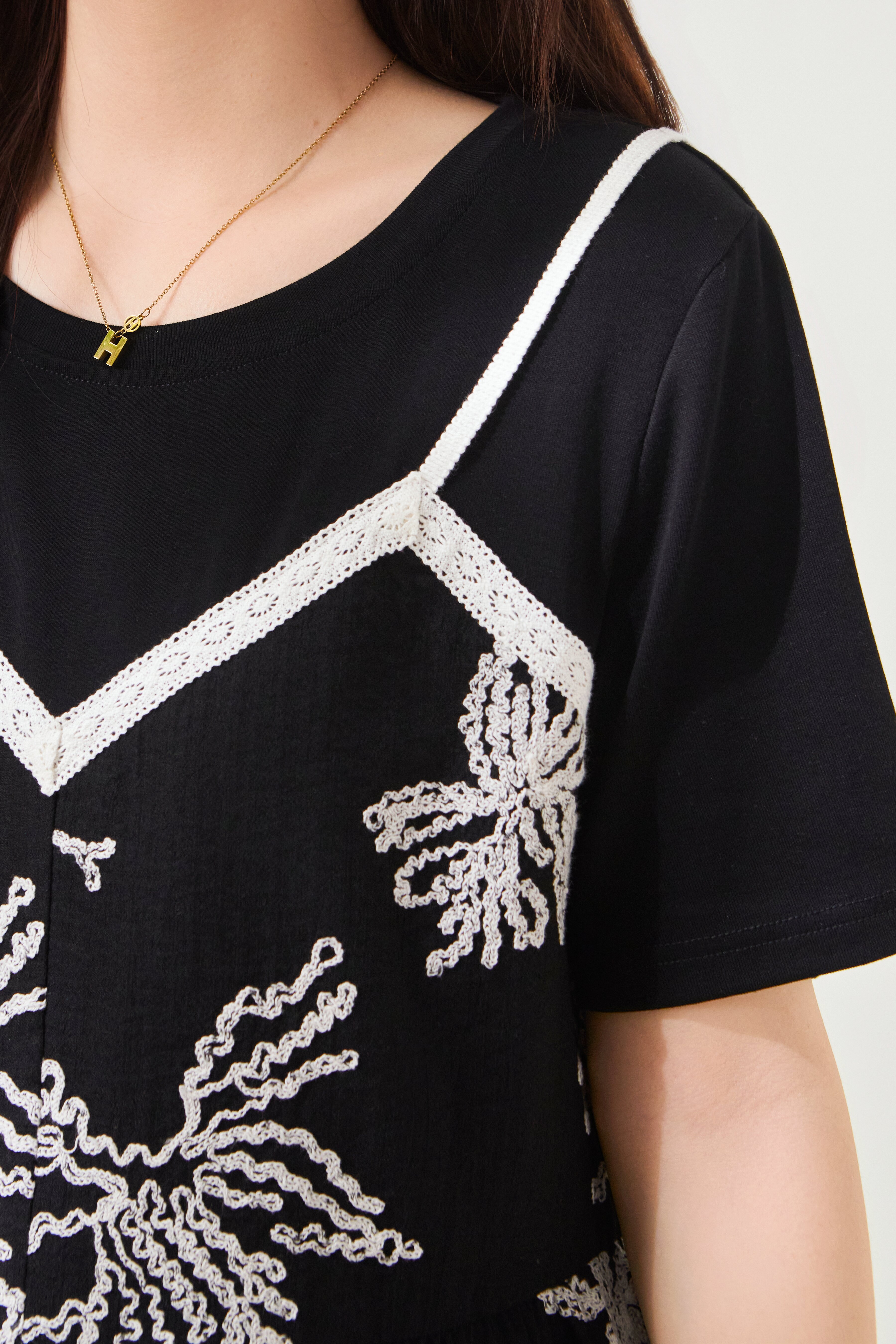 Patchwork Embroidered Slimming Two-in-One Top FXA7063